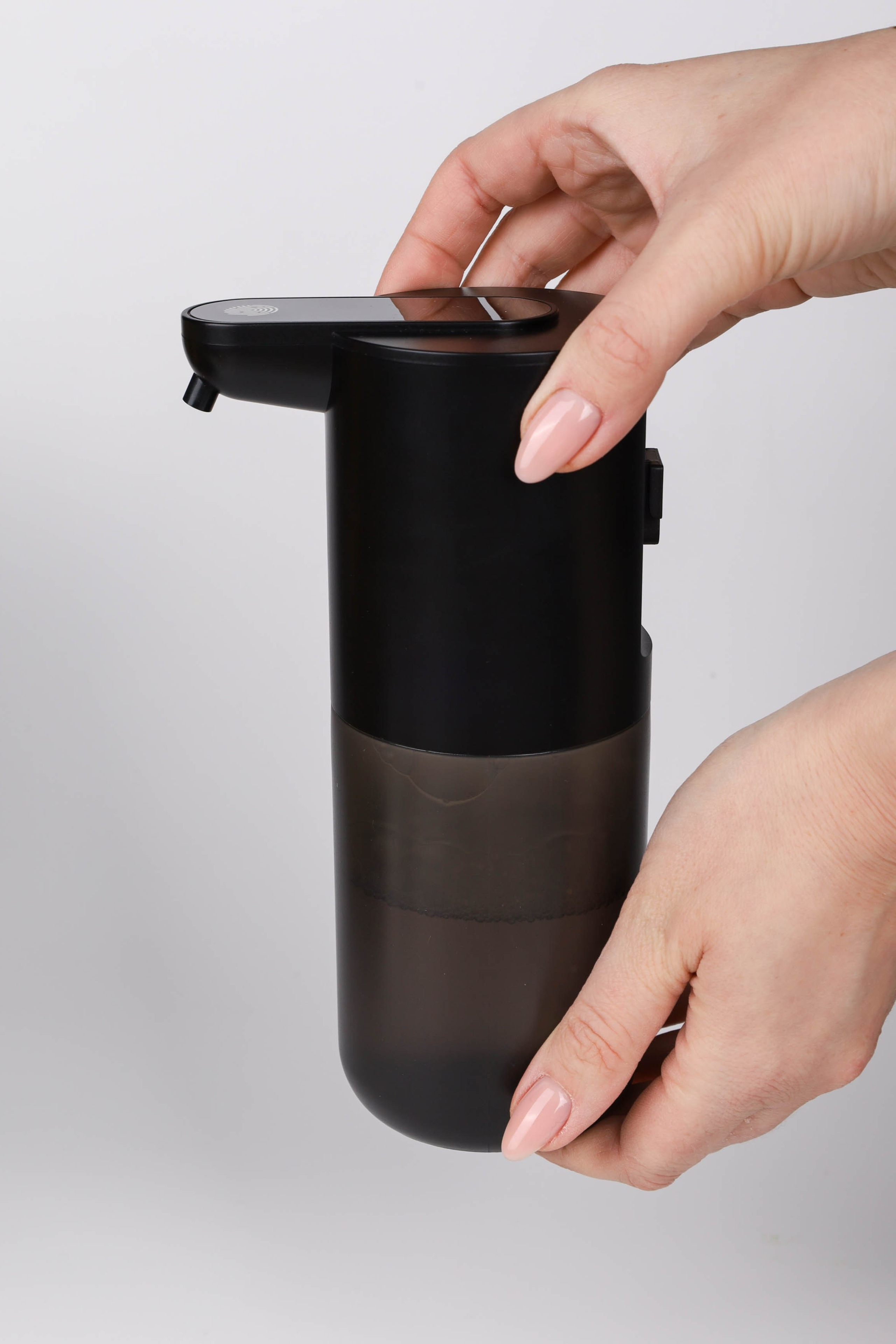 Качественная предметная съемка техники, раскрывающая её технологичные аспекты.