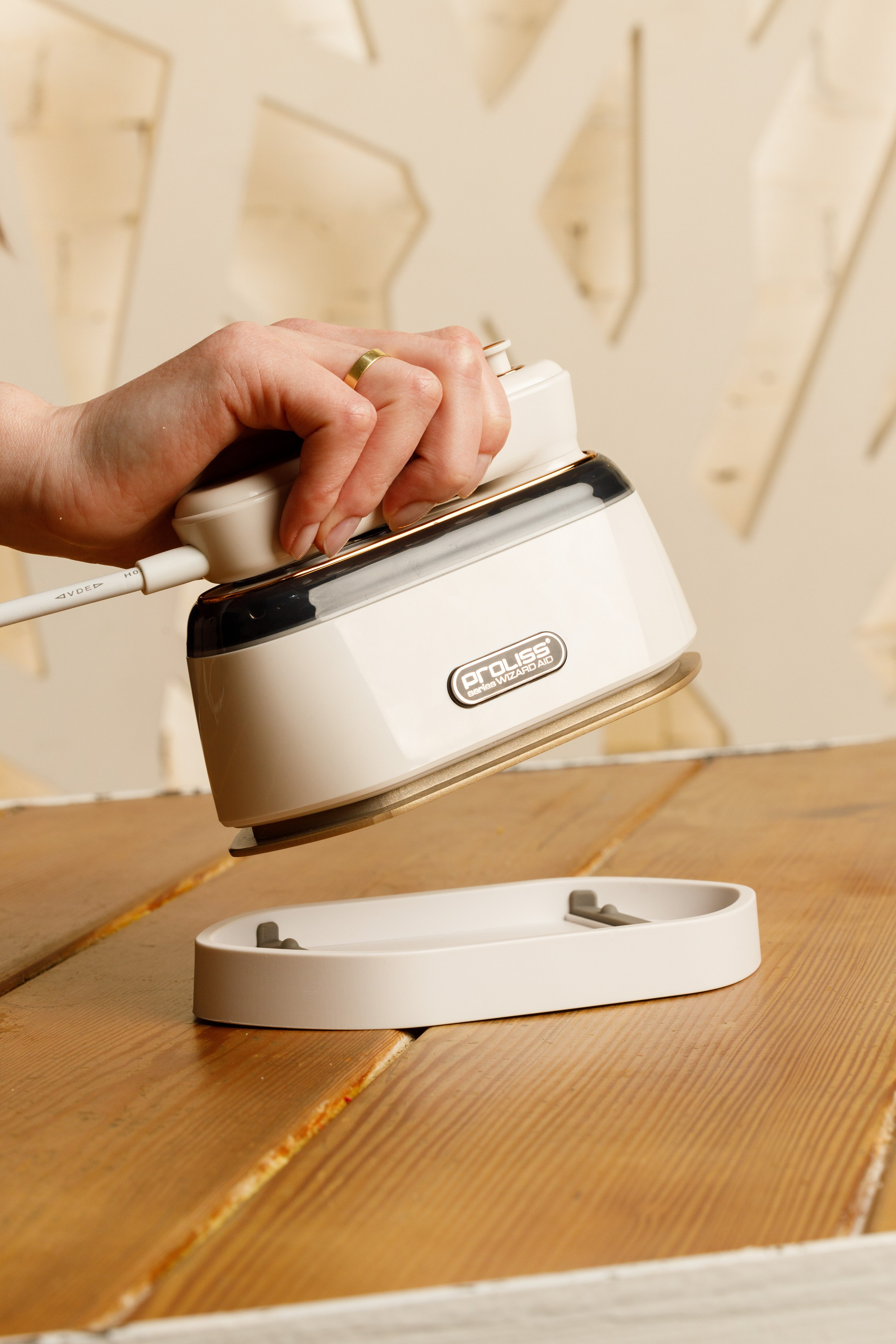 Точная предметная съемка техники для создания четких и информативных фотографий.