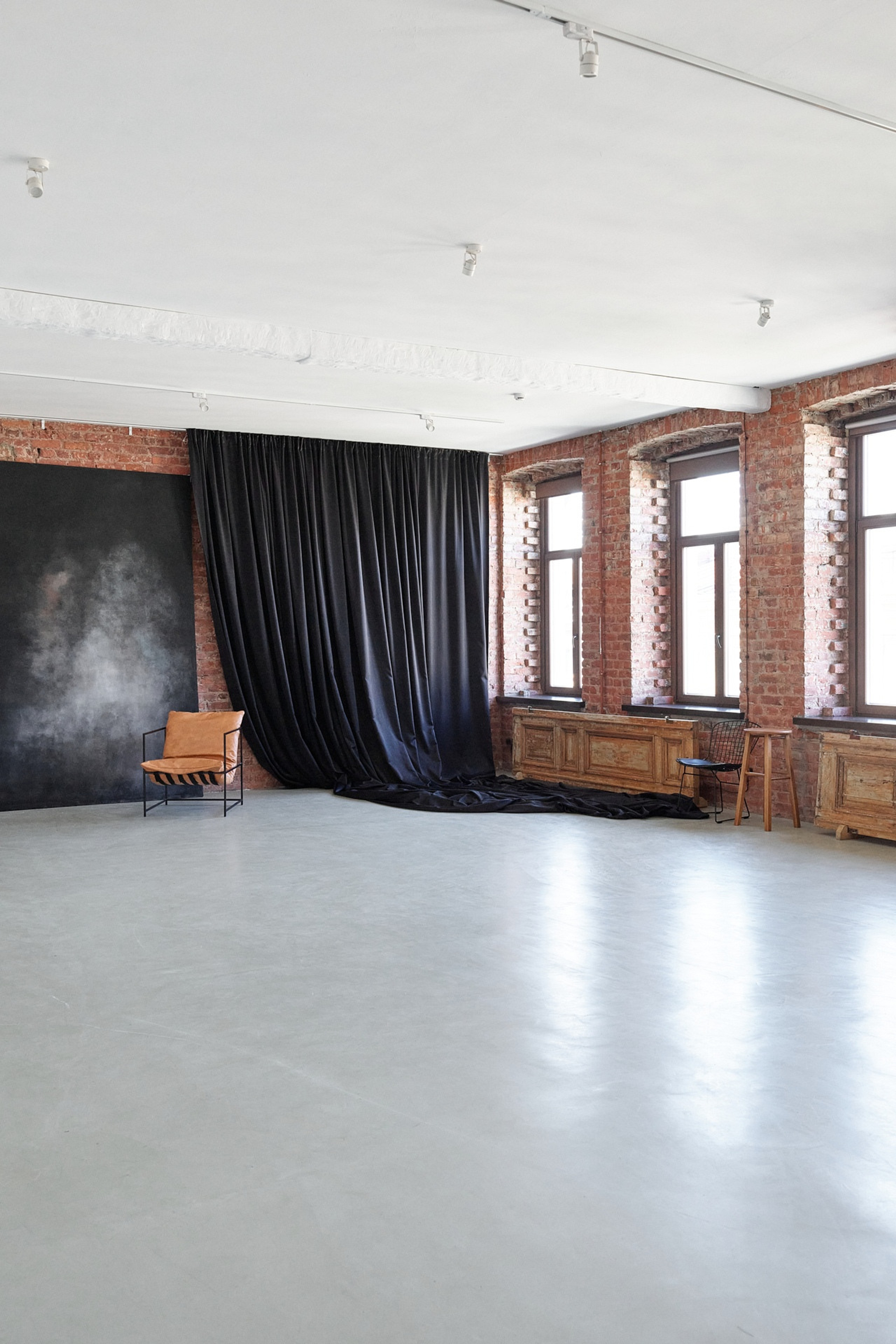 Студия STATE — зал BIG для предм. съемки С.-Пб|Sale Easy