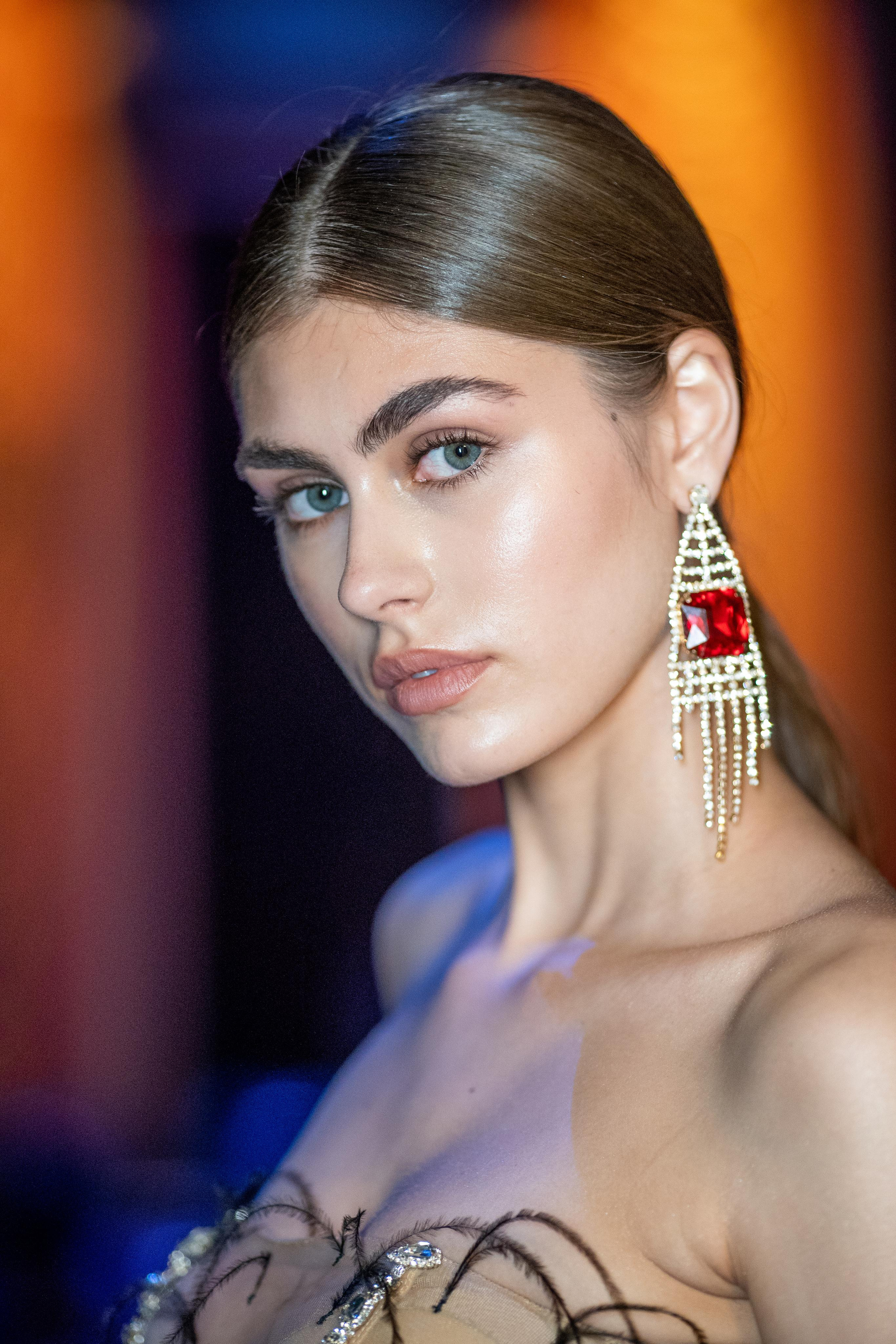 Модель для предметной съемки Полина Г. Москва| Sale Easy