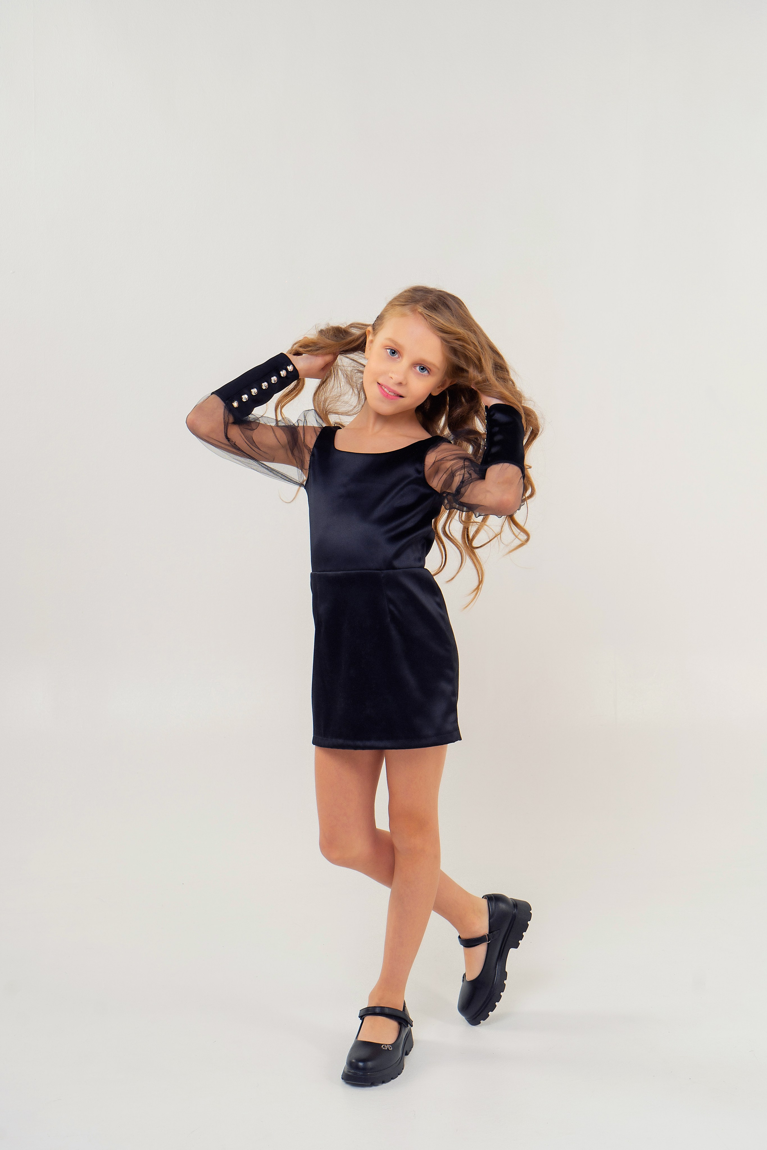 Модель девочка Дарья Ф. для предметной съемки. Новосибирск|Sale Eas