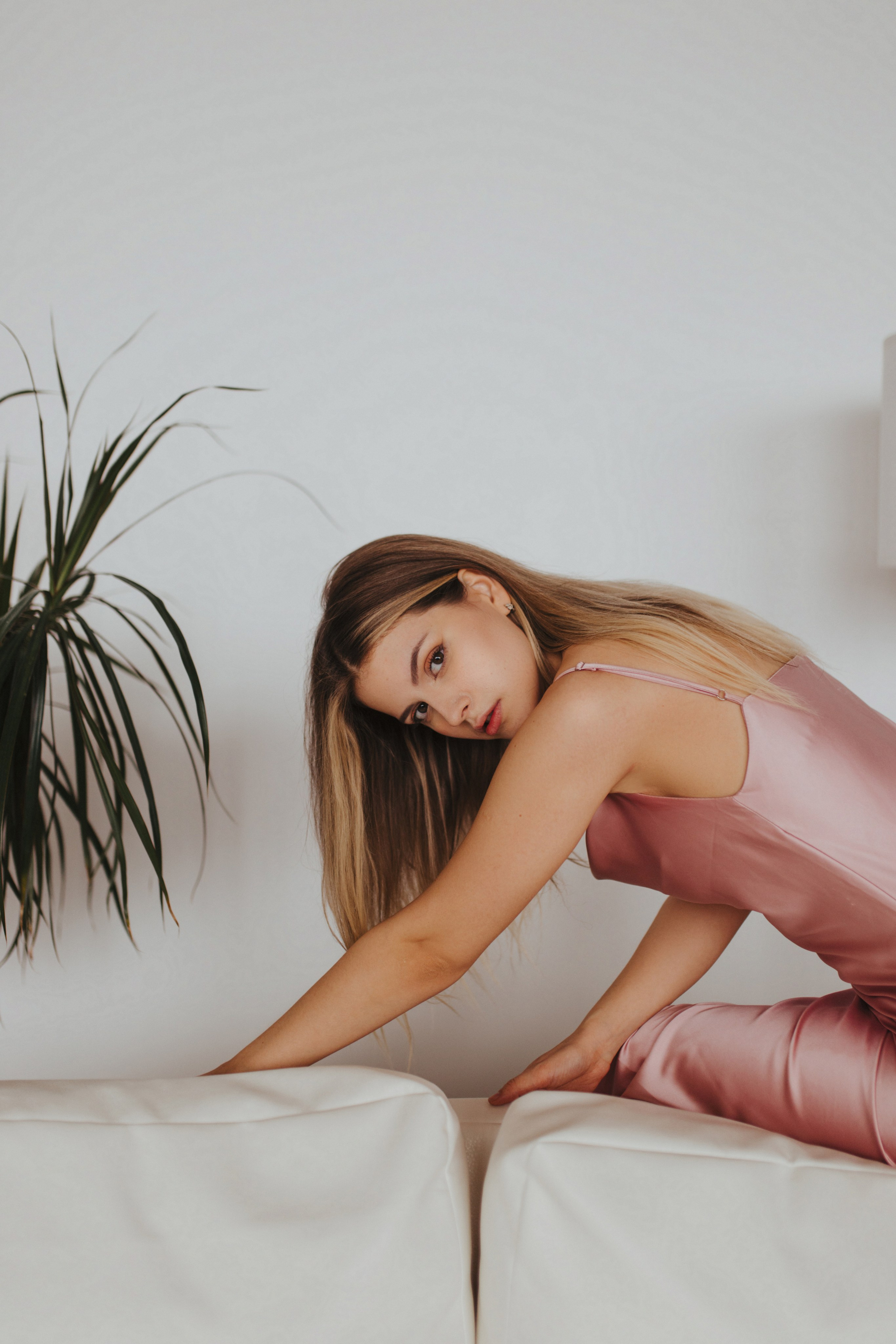 Модель для предметной съемки Анна Ф. Н.Н.| Sale Easy