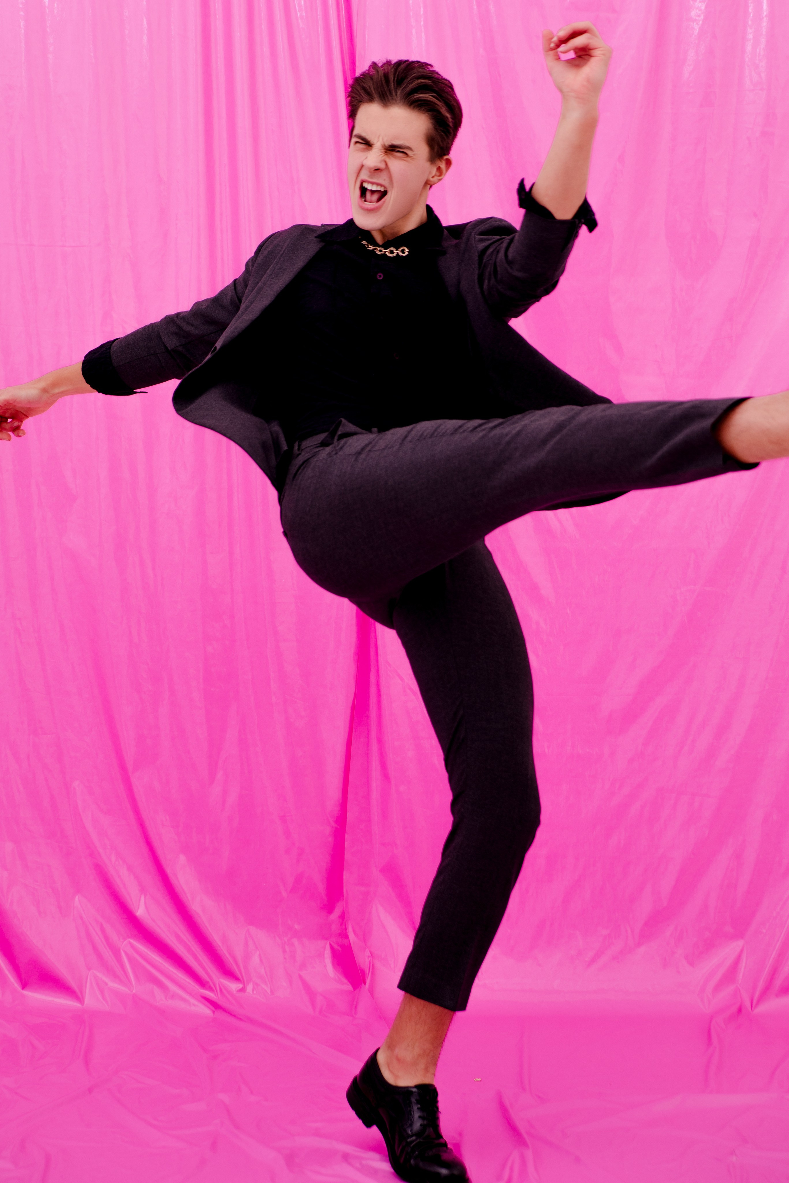 Модель для предметной съемки Богдан Н.Новгород | Sale Easy