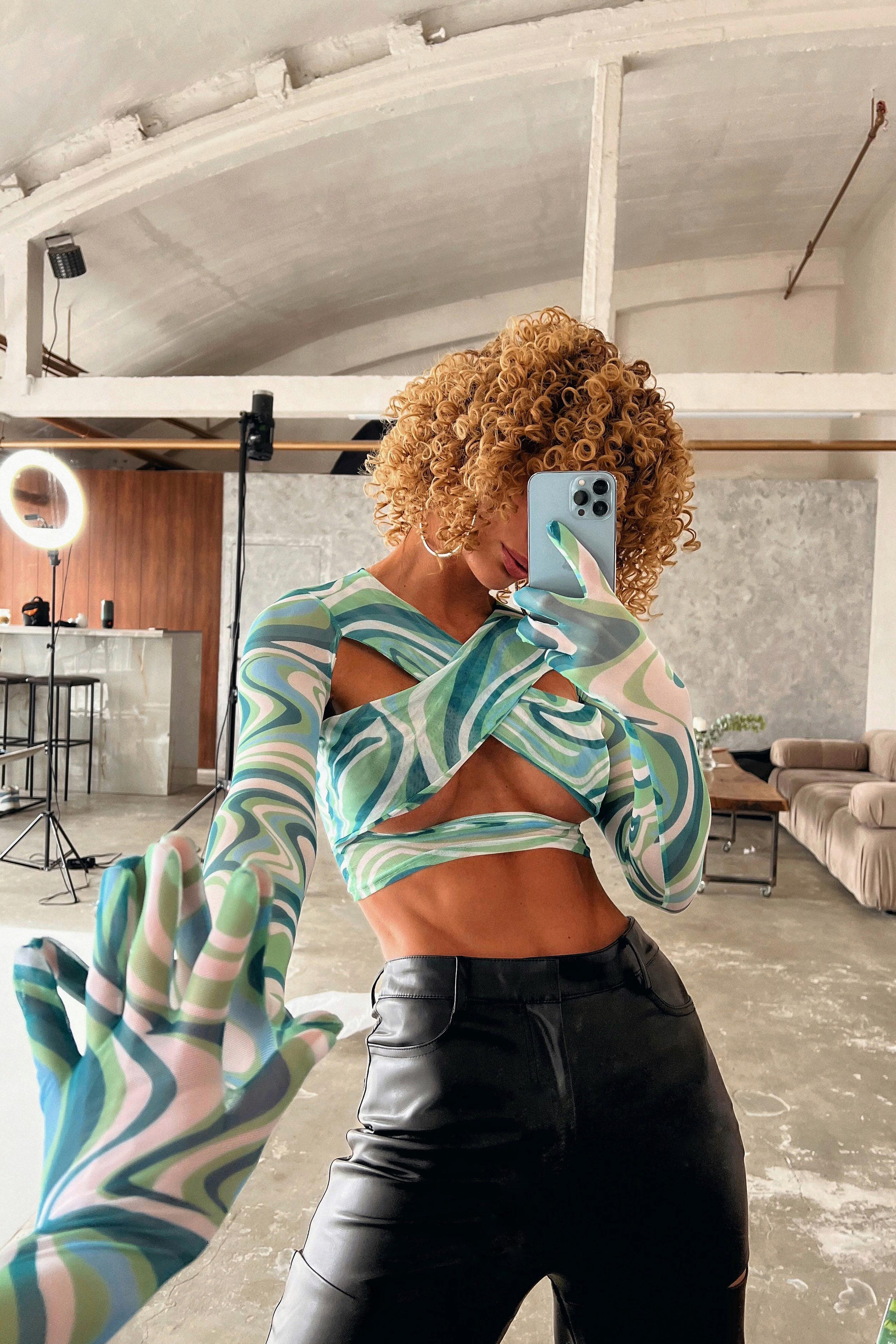 Модель для предметной съемки москвичка вероника| Sale Easy