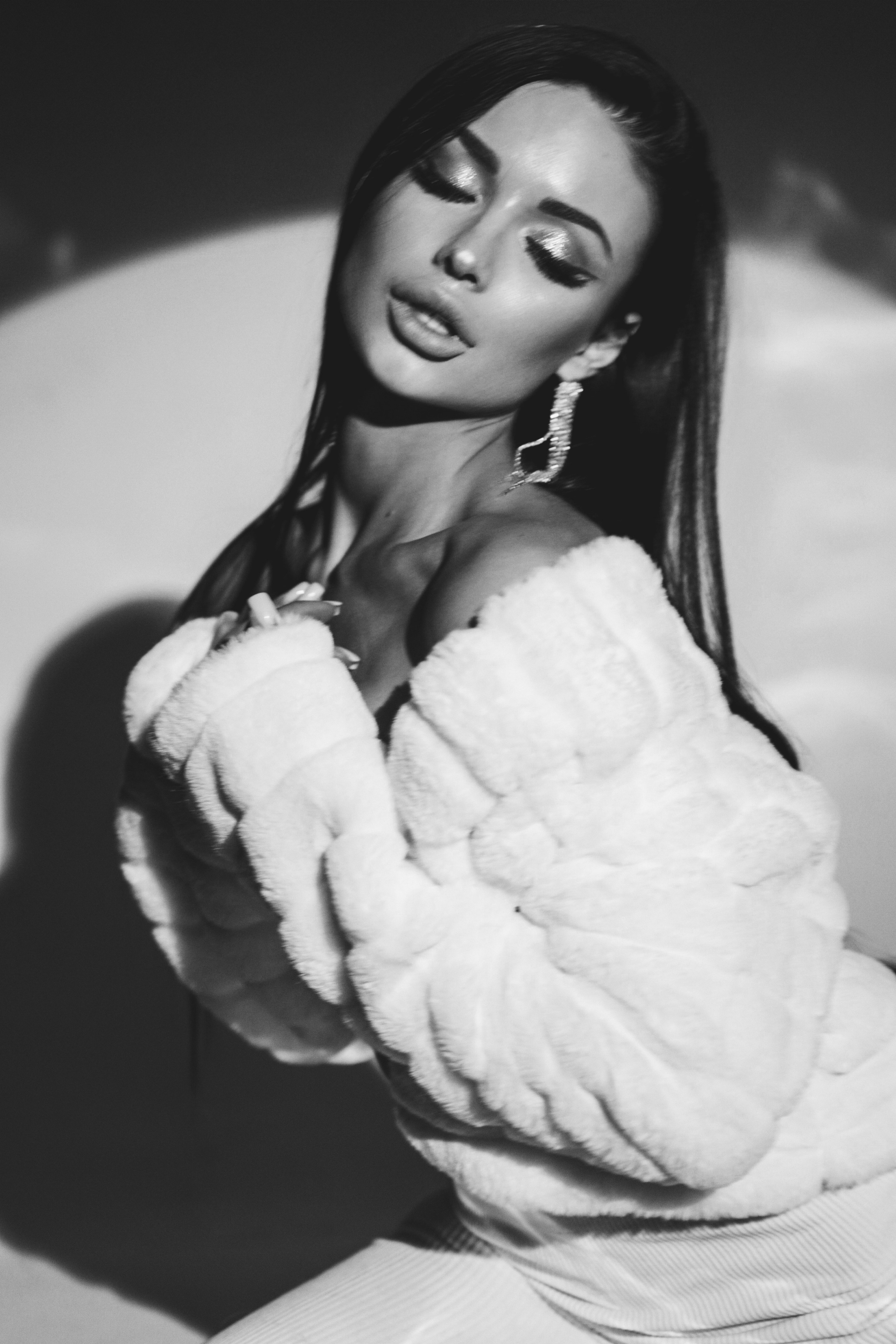 Модель для предметной съемки Яна Н.Н.| Sale Easy