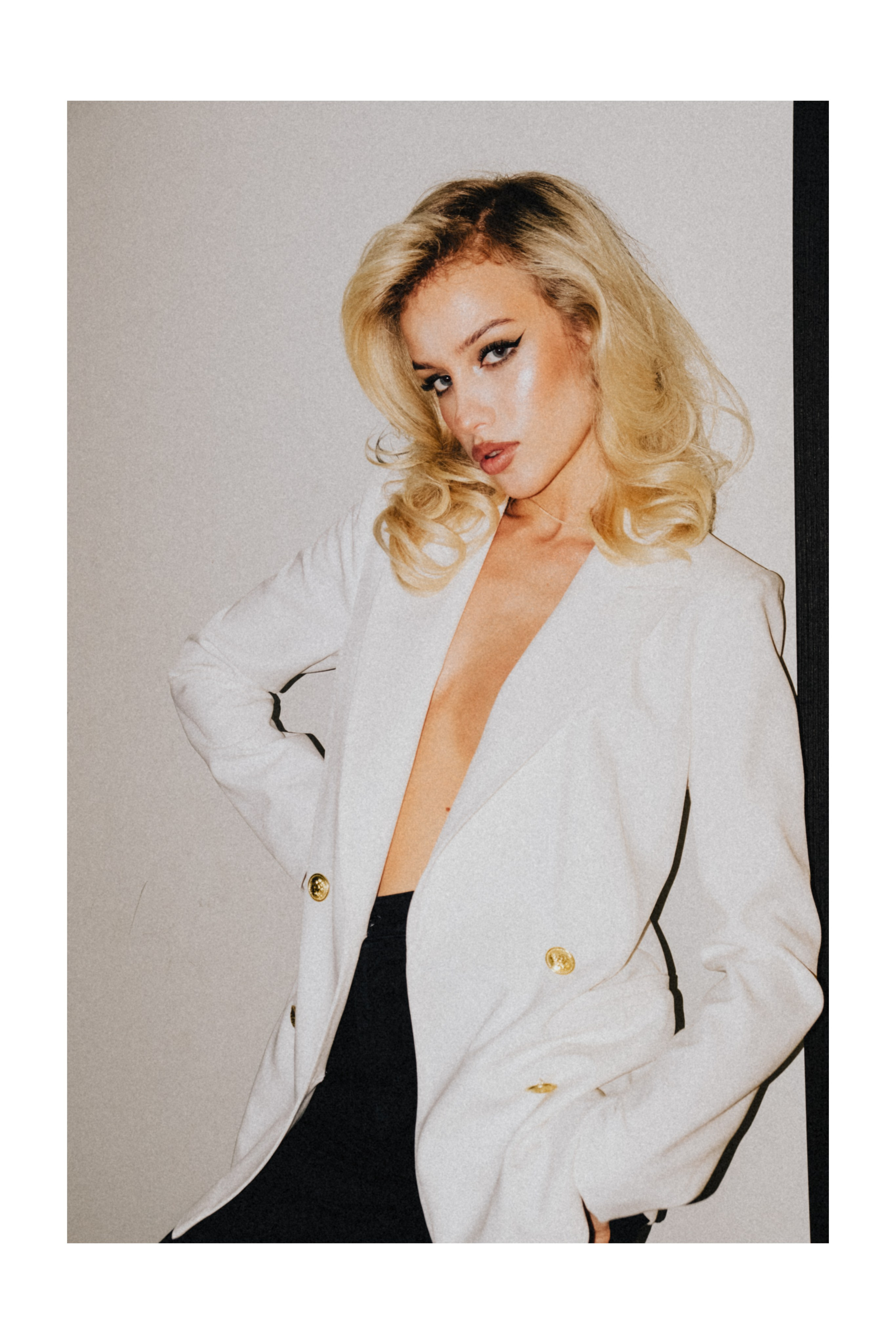 Модель для предметной съемки Алиса М. Красноярск| Sale Easy