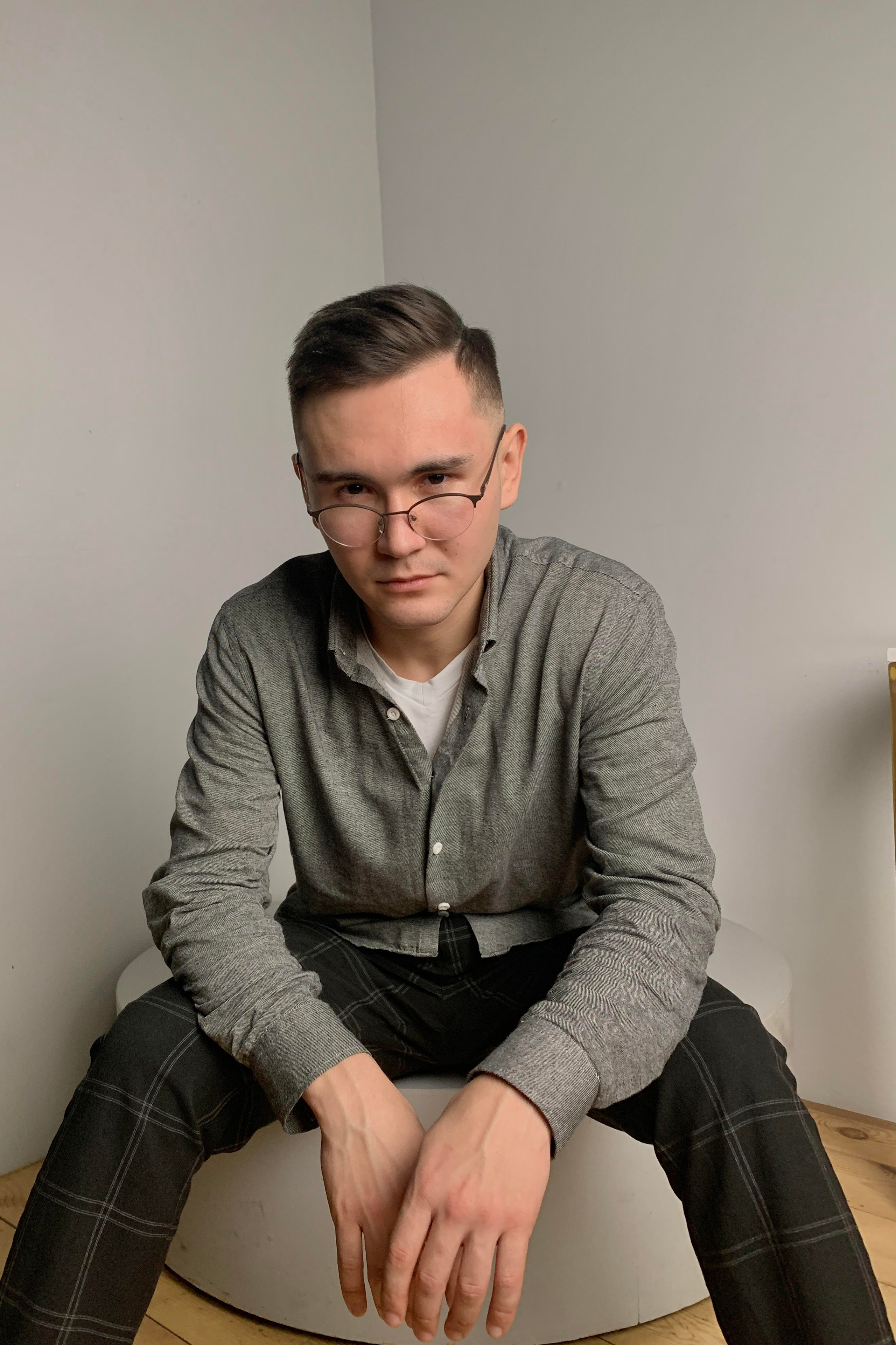 Модель для предметной съемки Айдар Новосибирск| Sale Easy