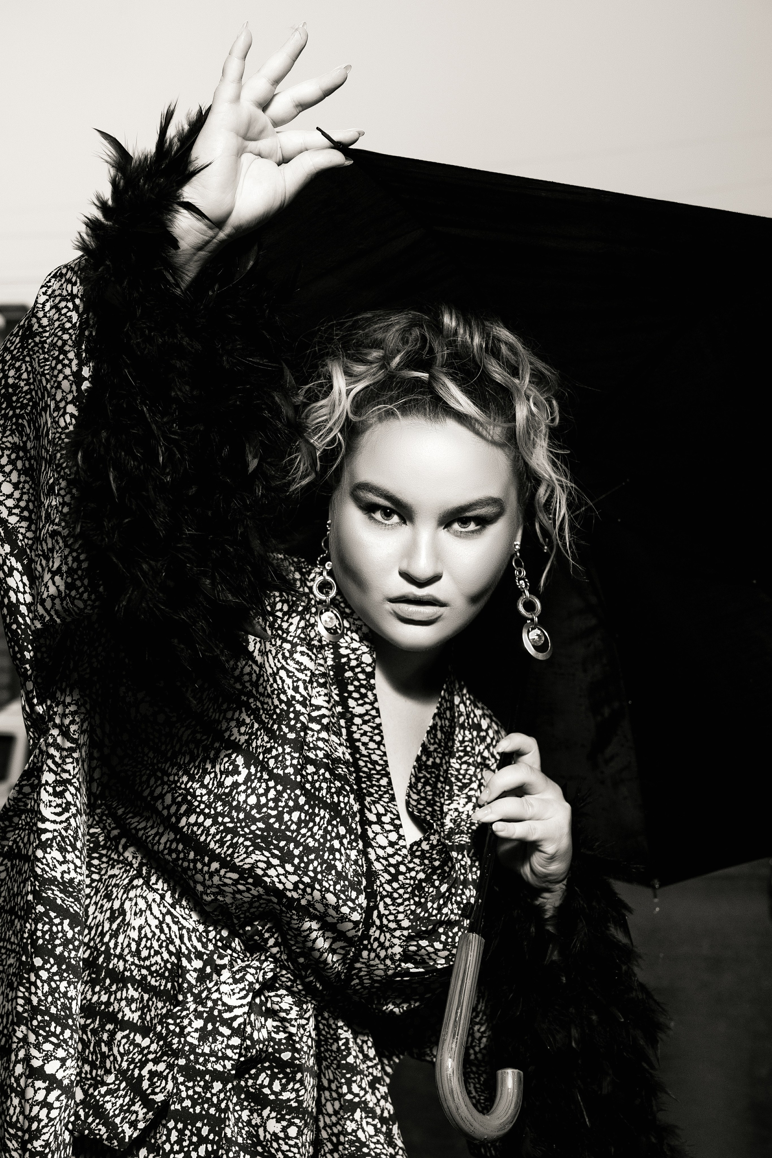 Модель plus size для предметной съемки Илина Москва | Sale Easy