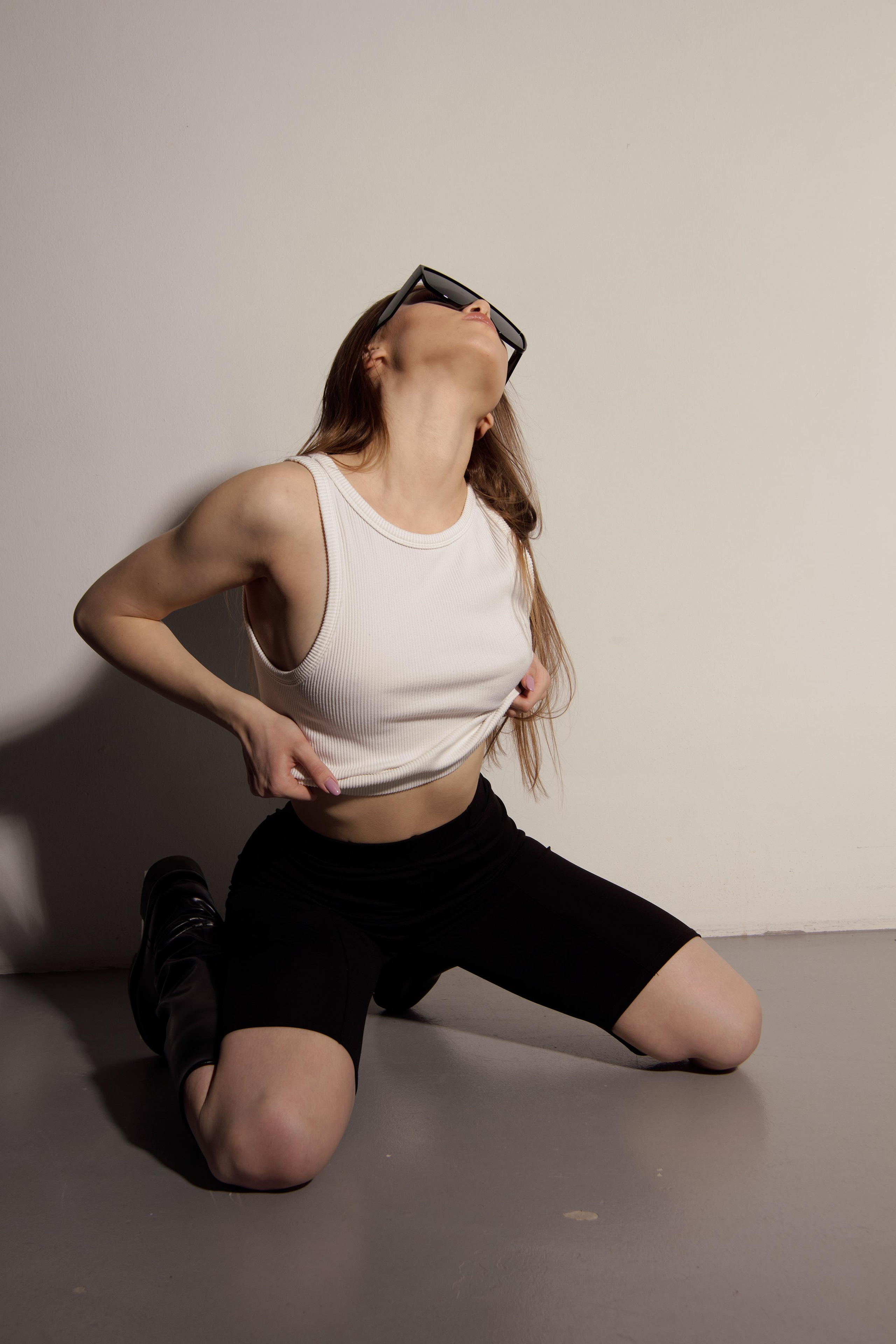 Модель для предметной съемки Лиза Б. С-Петербург | Sale Easy