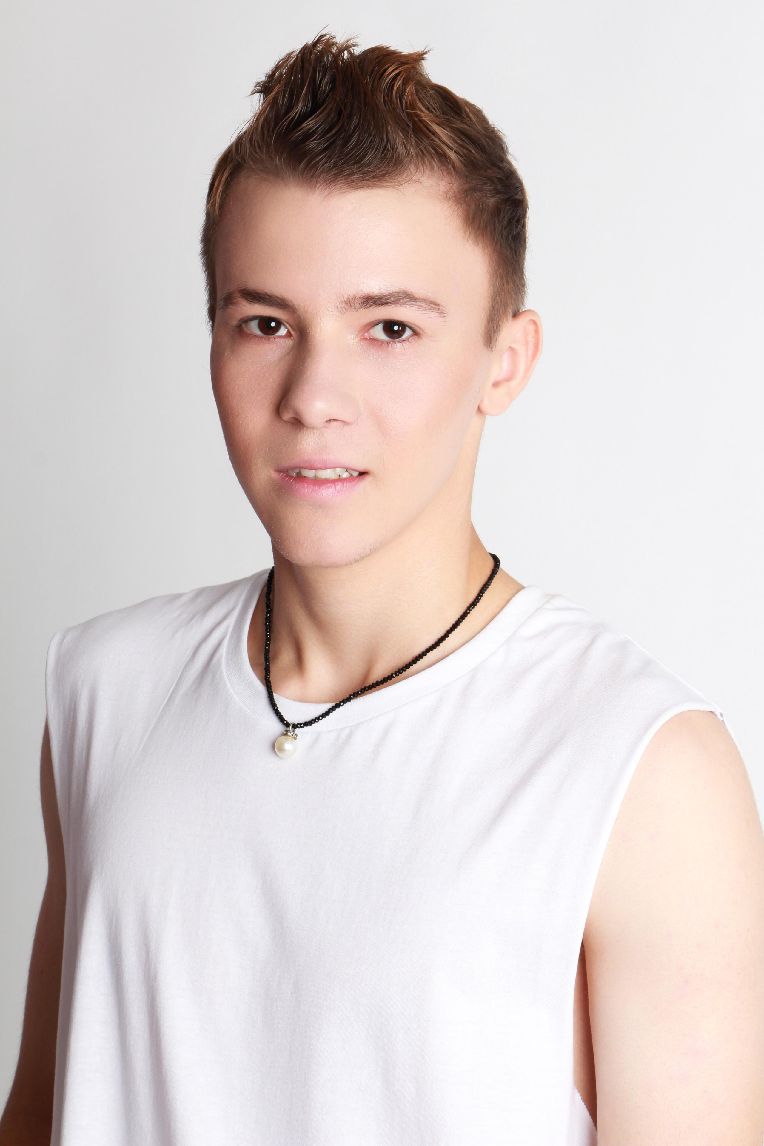 Модель для предметной съемки Руслан Б Новосибирск| Sale Easy