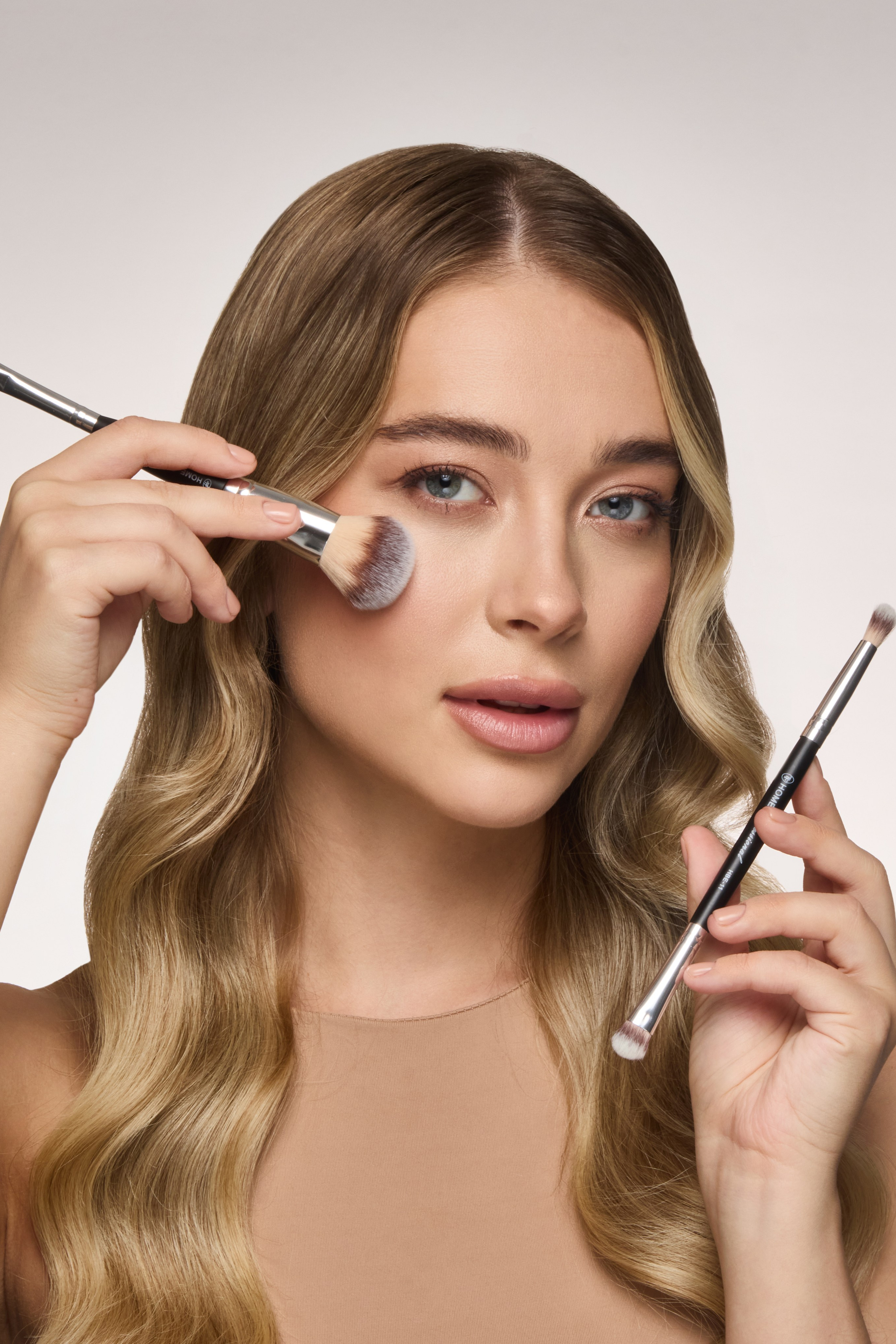 Модель для предметной съемки Александра Д. Н.Н.| Sale Easy