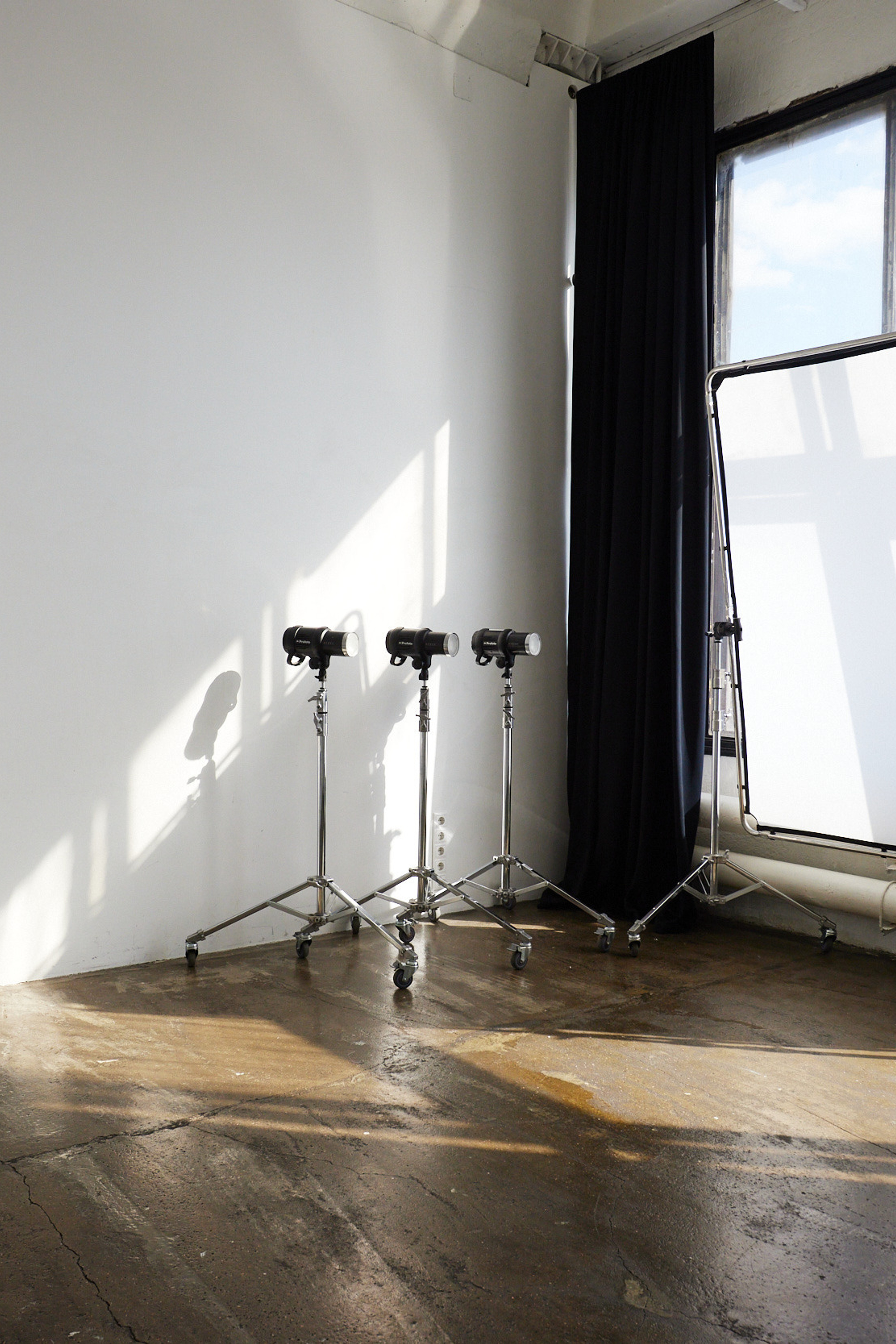 Студия Blank studios Прямая для предметной съемки Москва | Sale Easy