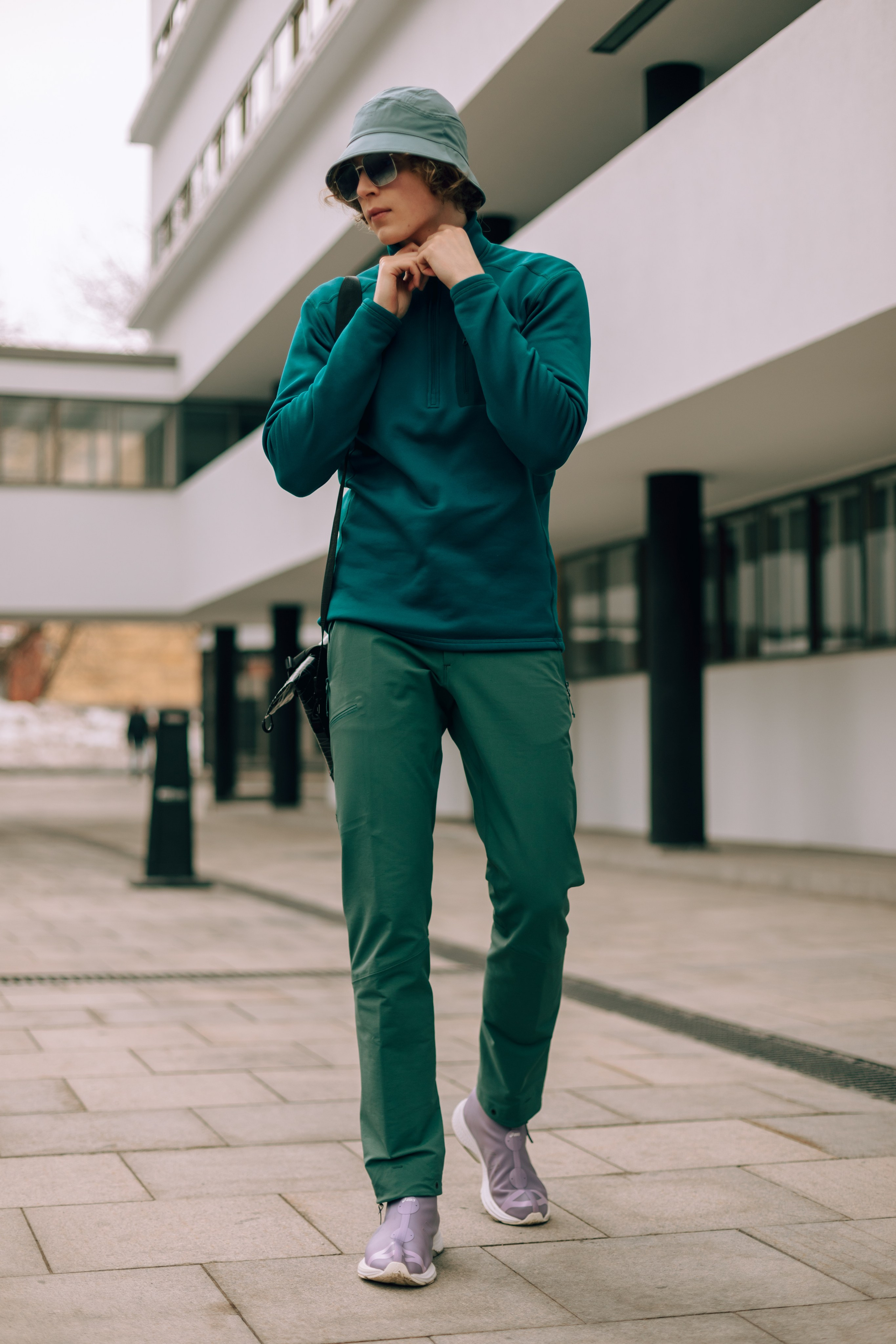 Модель для предметной съемки Арсений Москва | Sale Easy