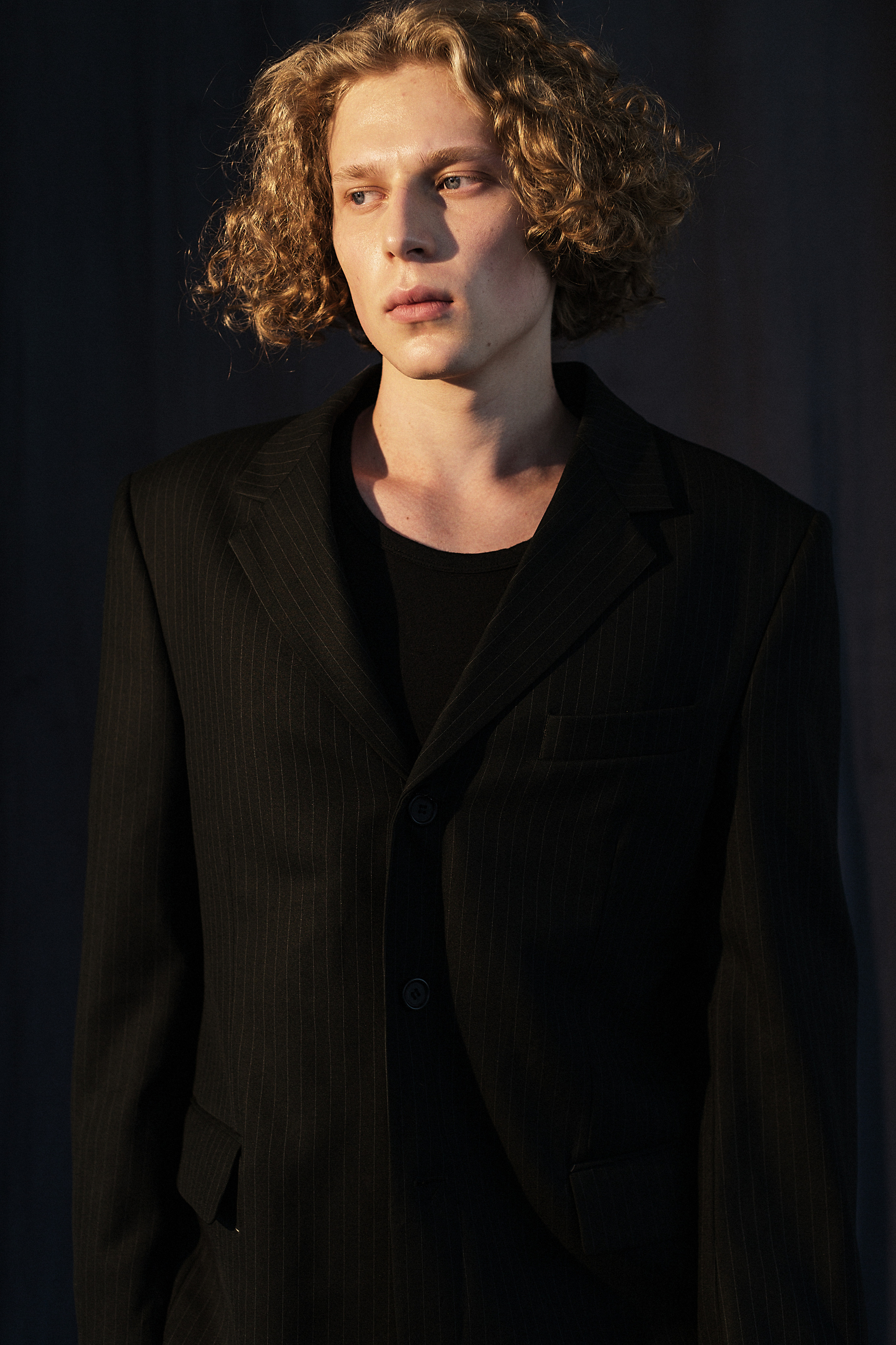 Модель для предметной съемки Арсений Москва | Sale Easy