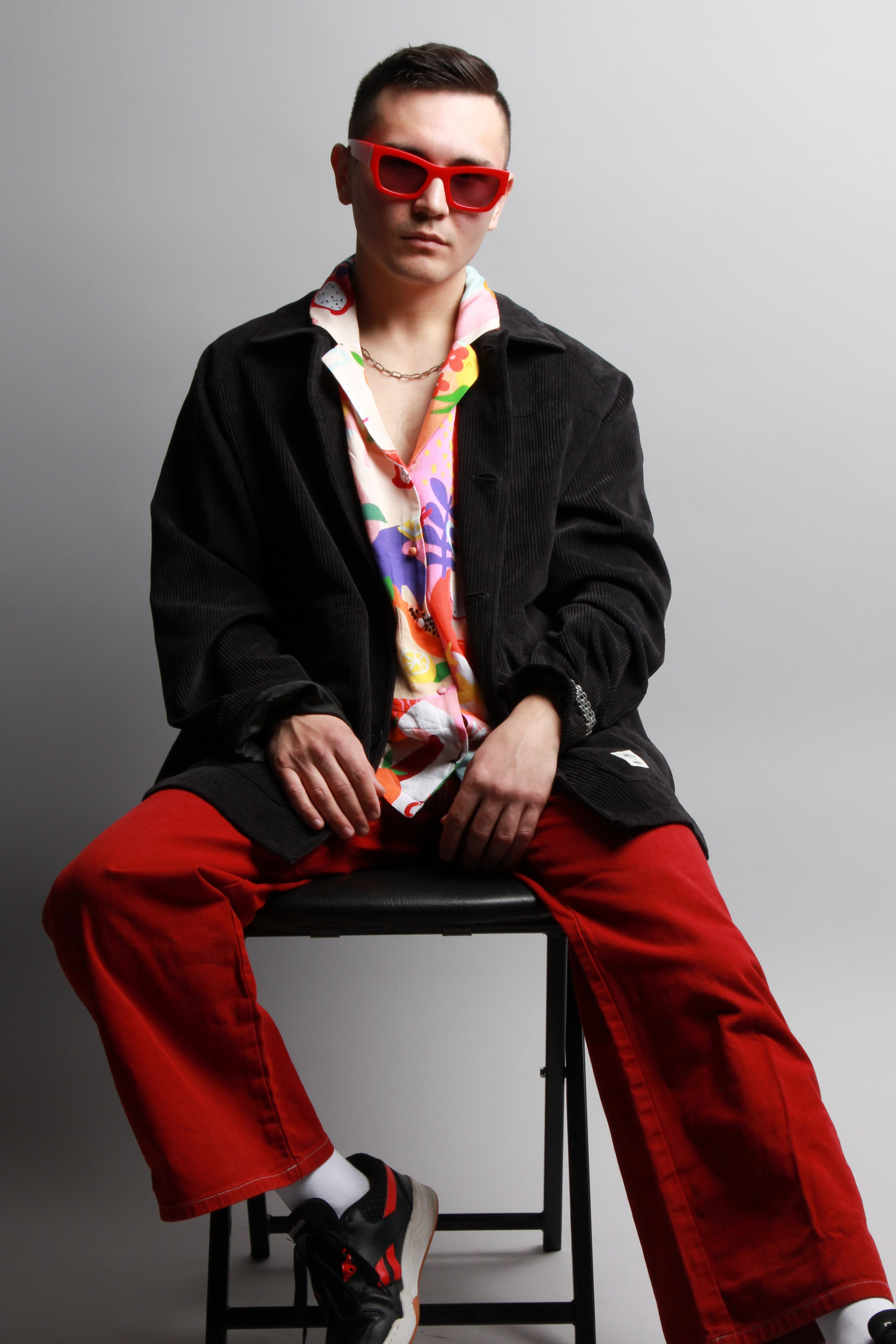 Модель для предметной съемки Айдар Новосибирск| Sale Easy