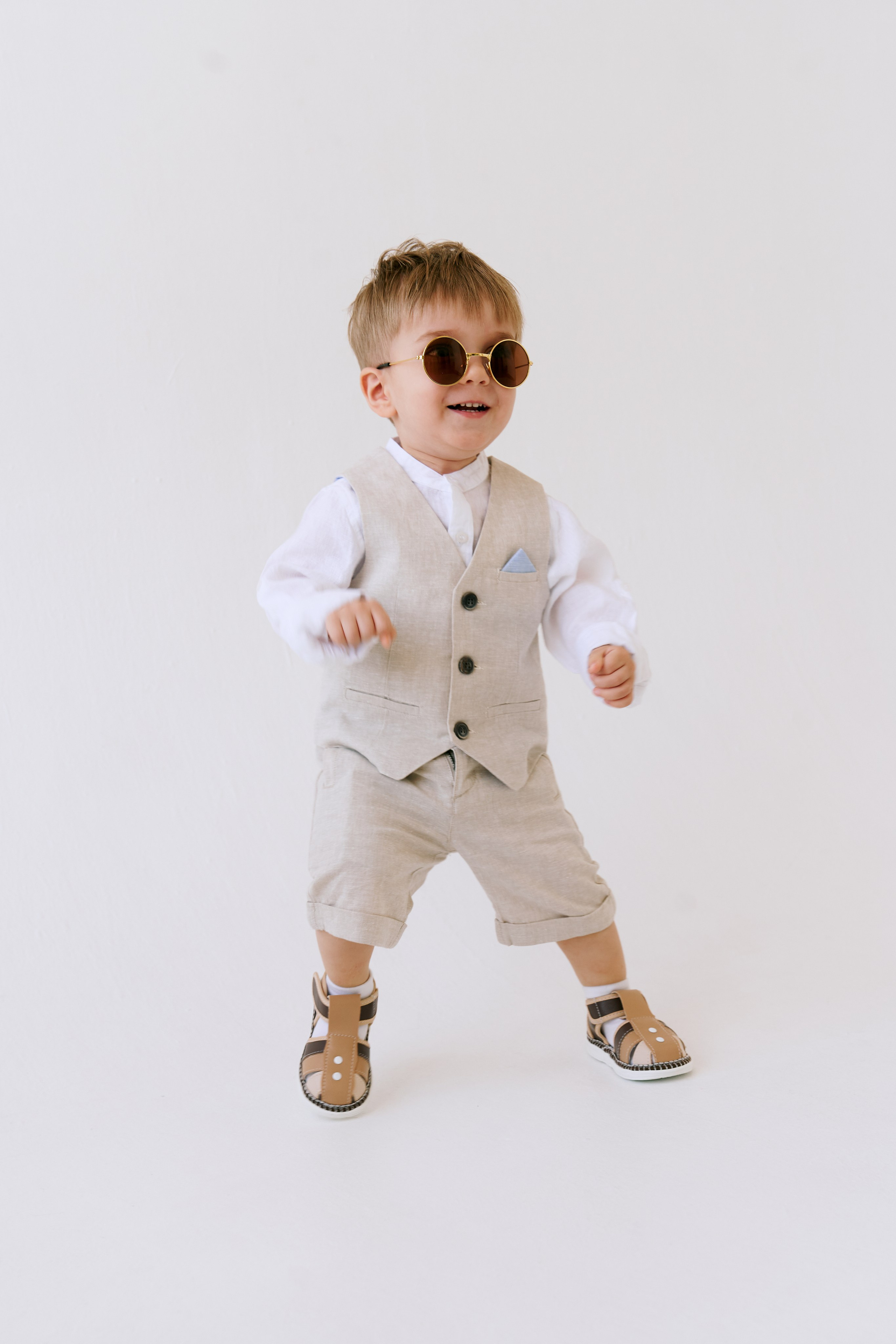 Модель для предметной съемки мальчик Радэль Казань| Sale Easy