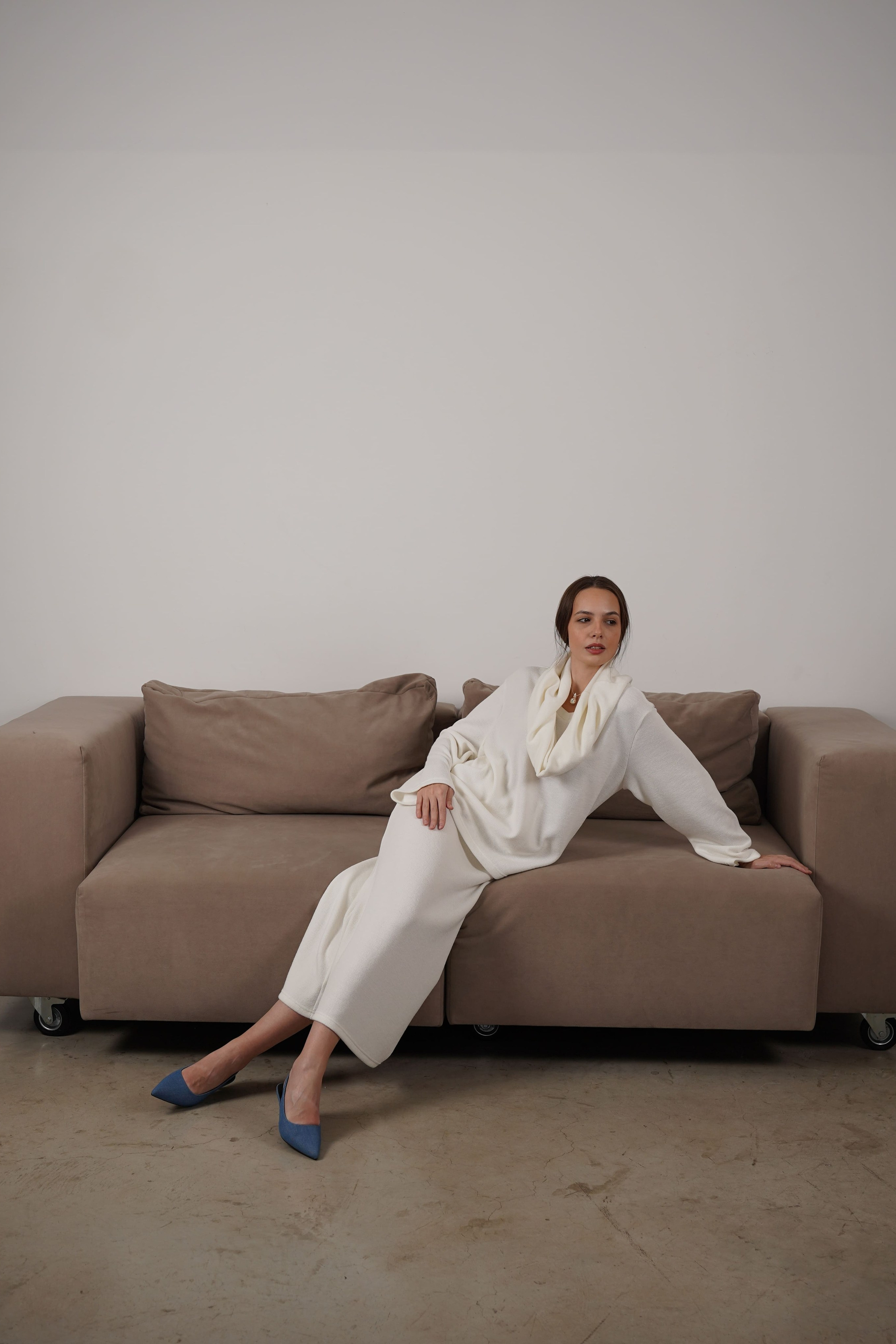 Модель для предметной съемки Яна 28 052 С-Пб| Sale Easy