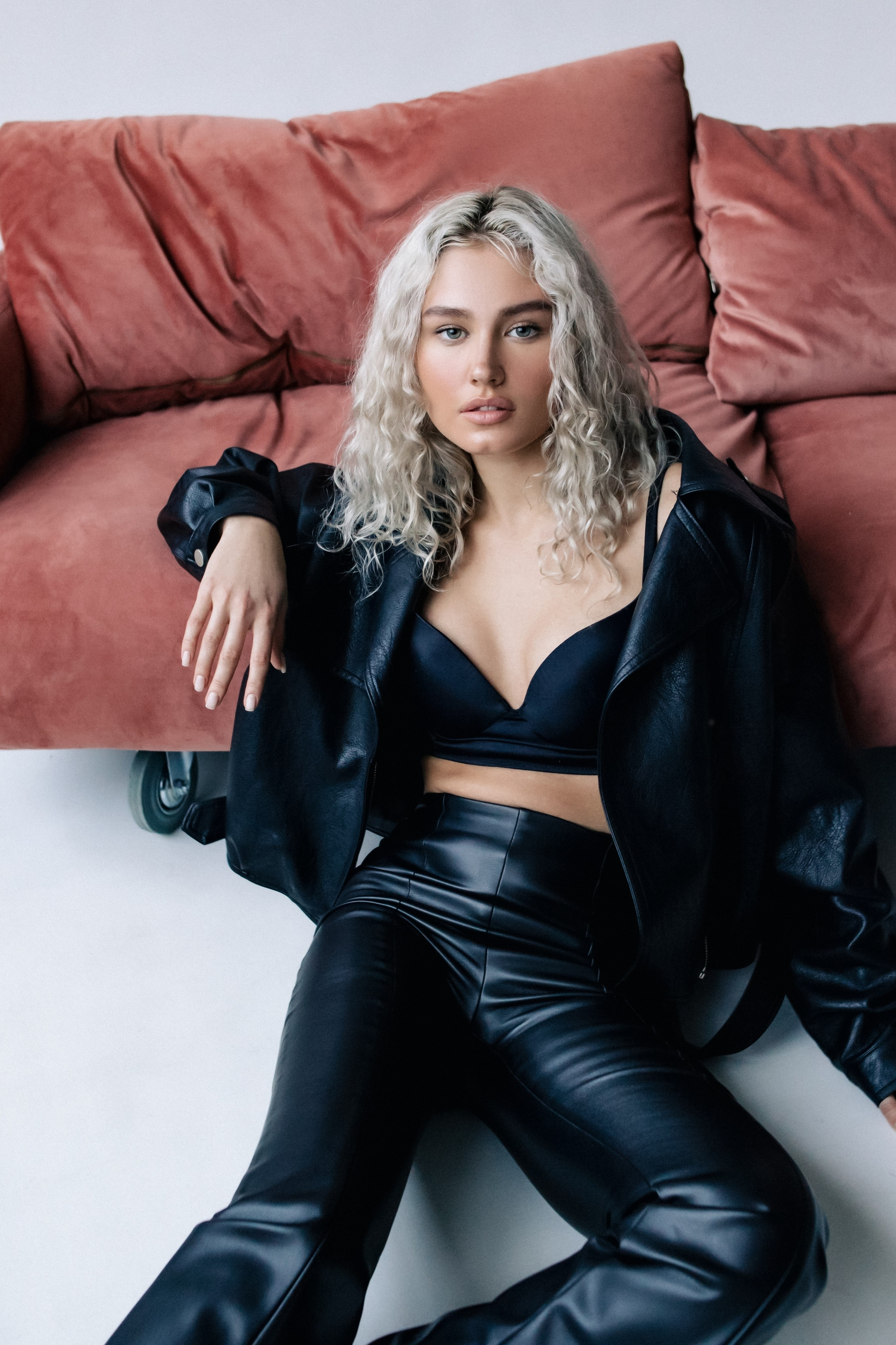 Модель для предметной съемки Алина У. С.-Пб| Sale Easy