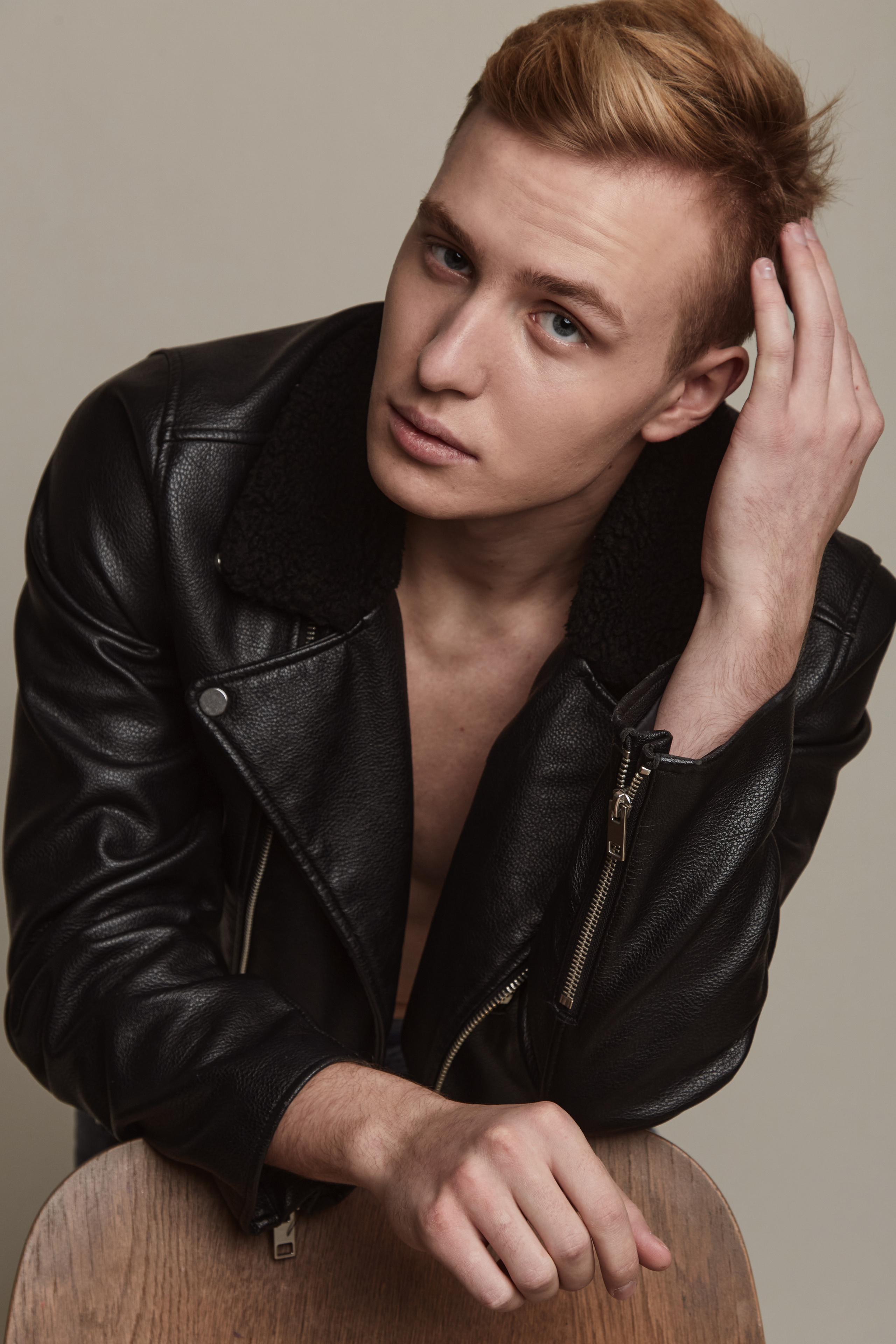 Модель для съемки для маркетплейсов Михаил В. Москва | Sale Easy