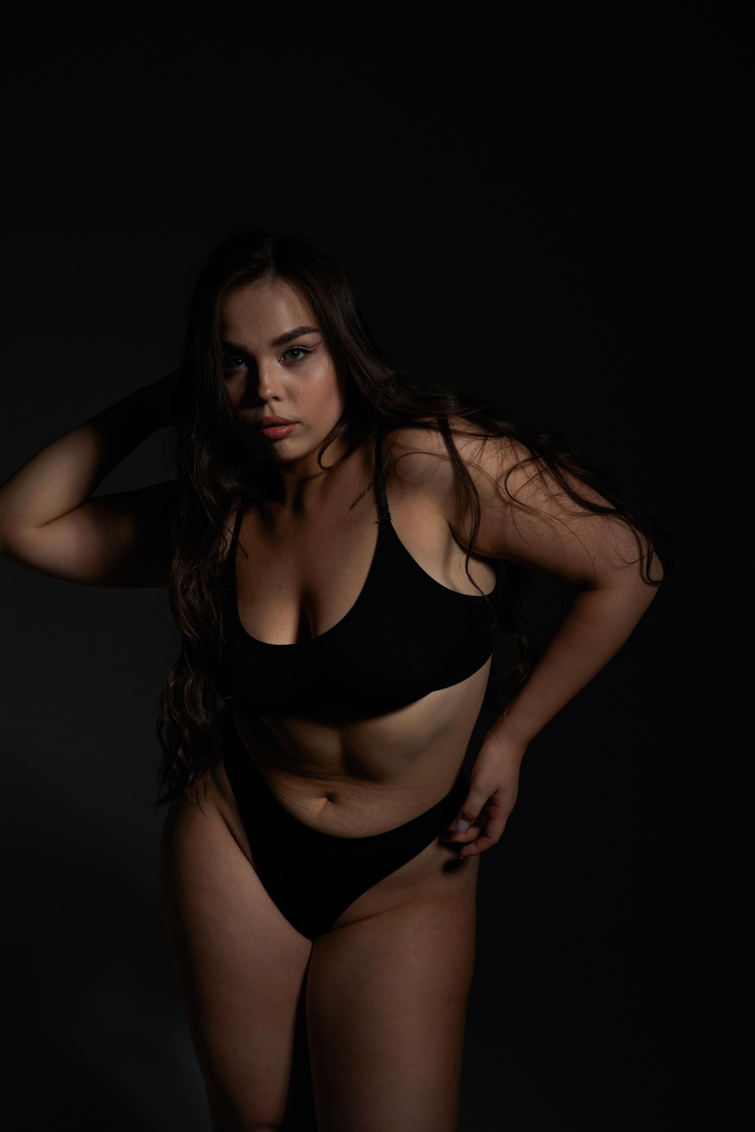 Модель plus size для предметной съемки Полина С-Петербург | Sale Easy