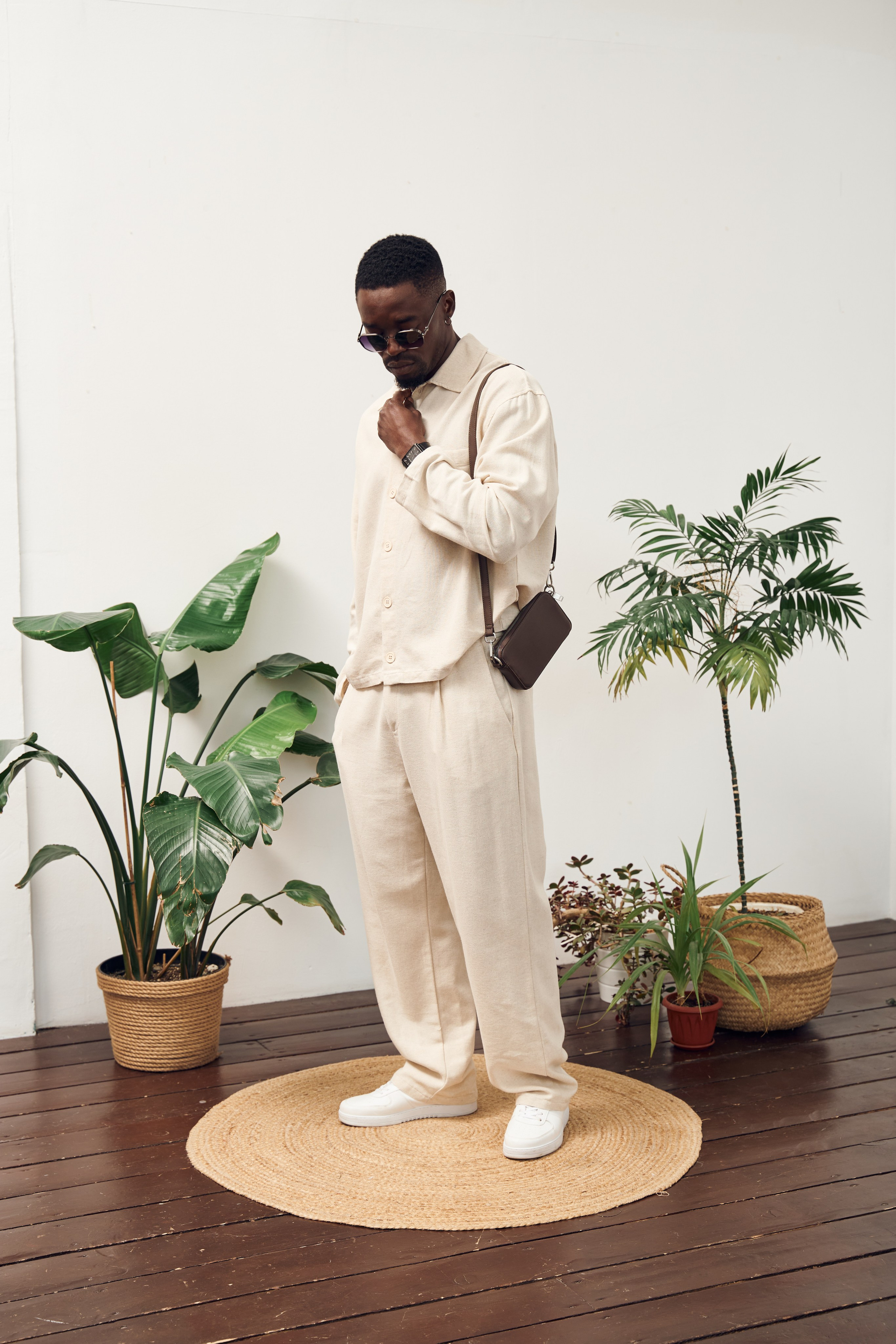 Модель для предметной съемки Кристиан Казань| Sale Easy