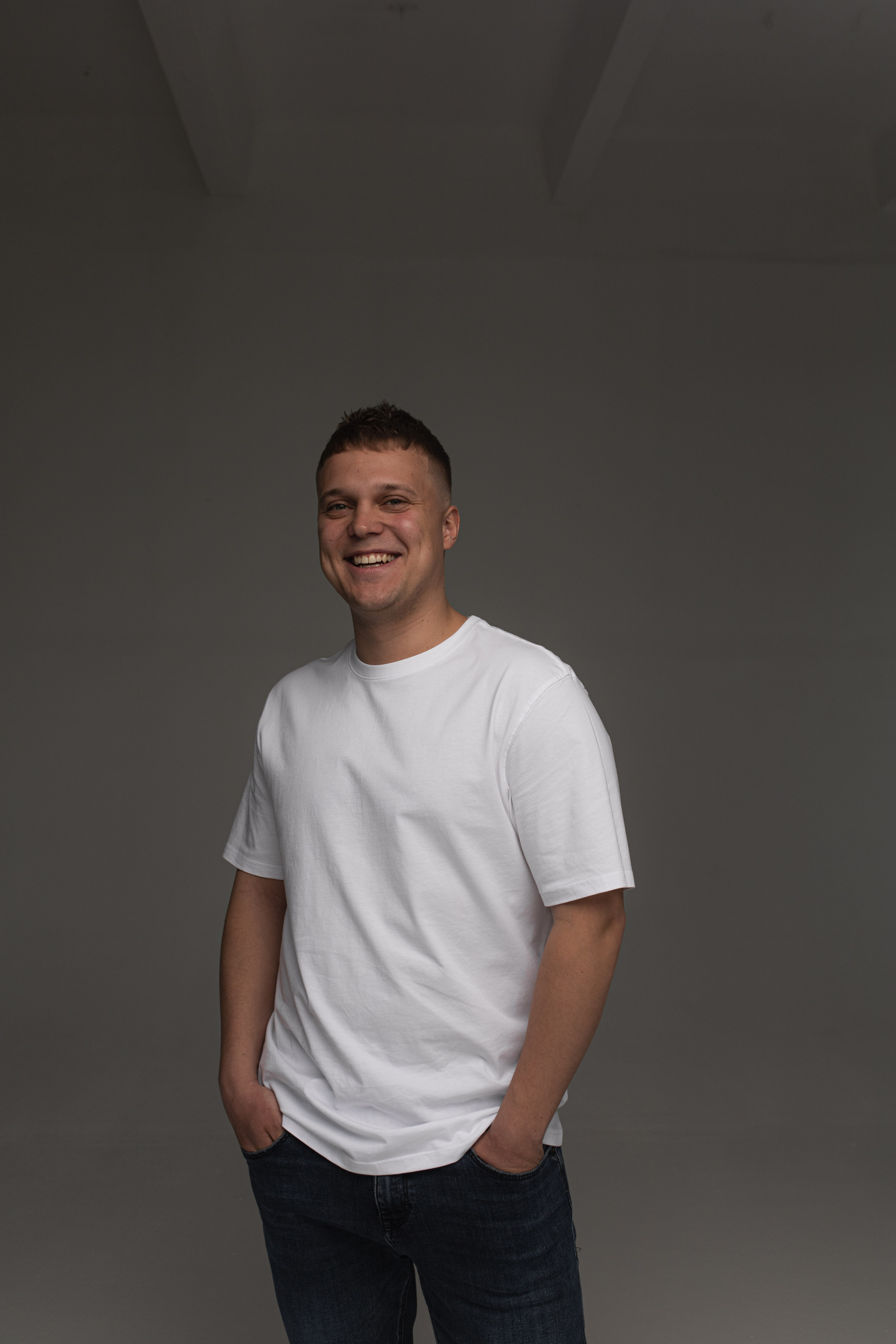 Модель для съемки для интернет магазинов Егор В. Москва | Sale Easy