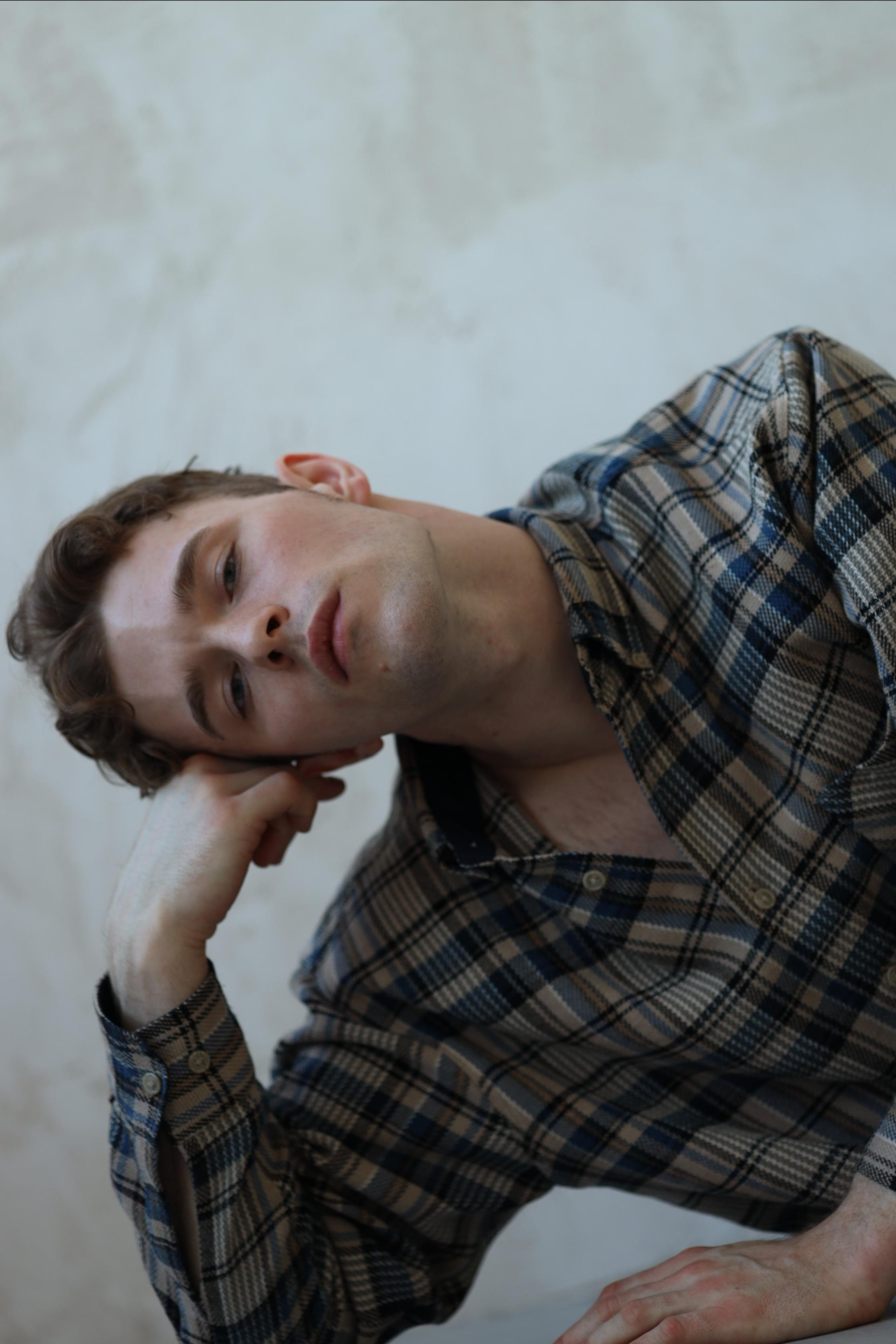 Модель для предметной съемки Михаил Б. С-Петербург | Sale Easy