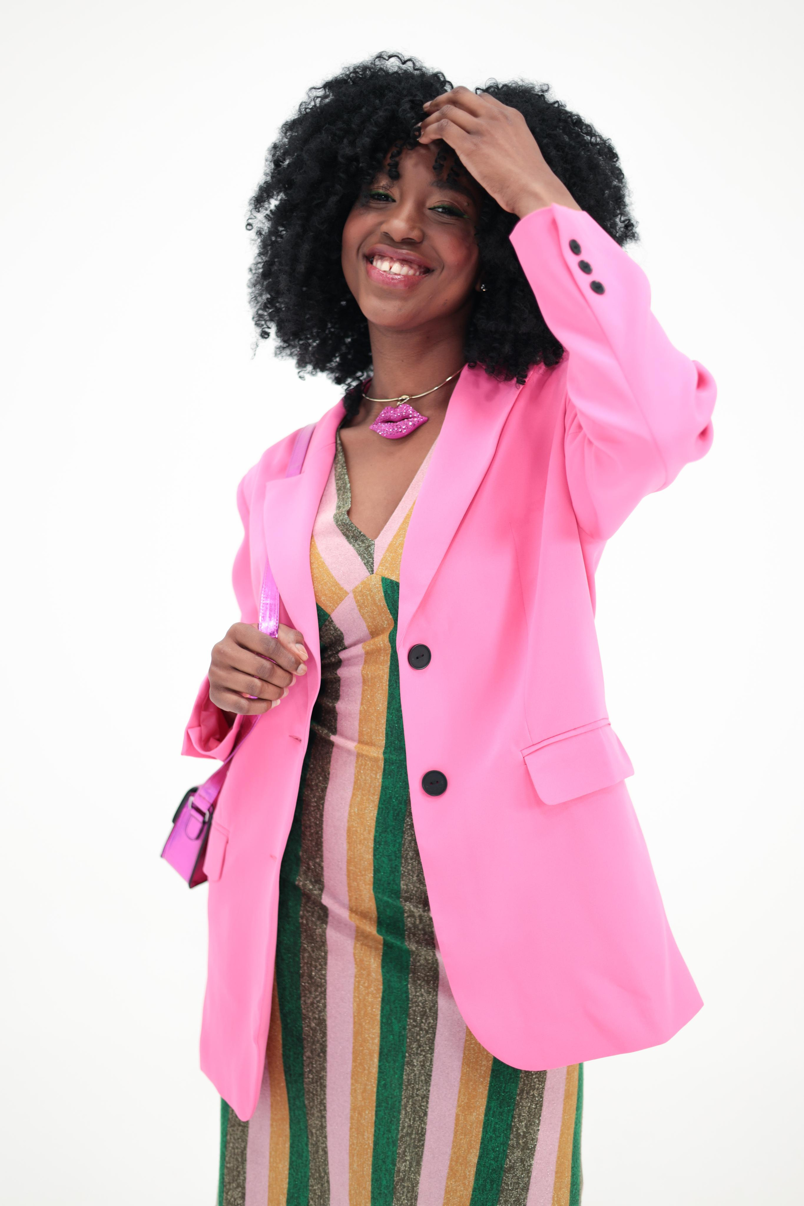 Модель для предметной съемки Дельфин Москва| Sale Easy