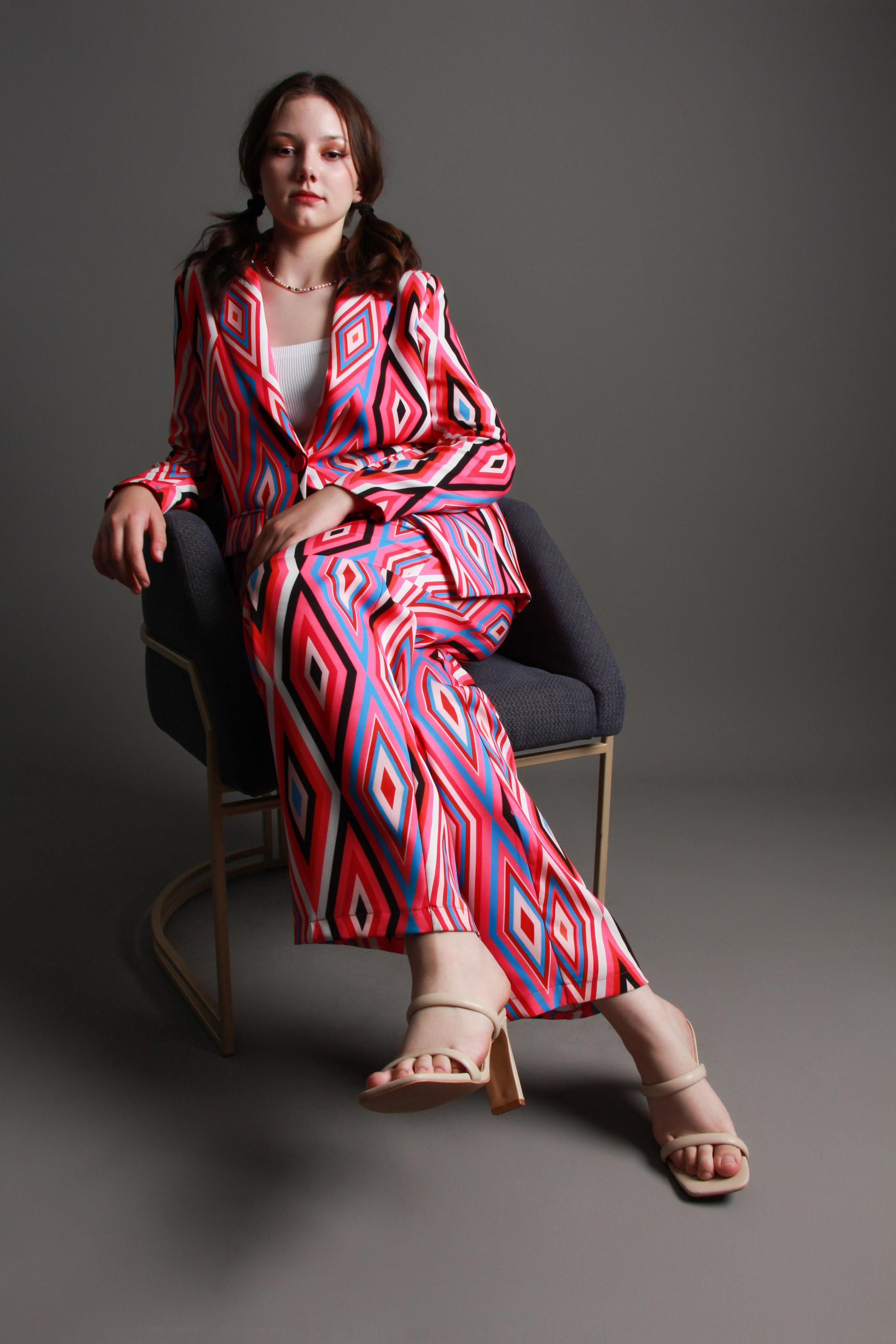 Модель для предметной съемки Виктория З Новосибирск| Sale Easy