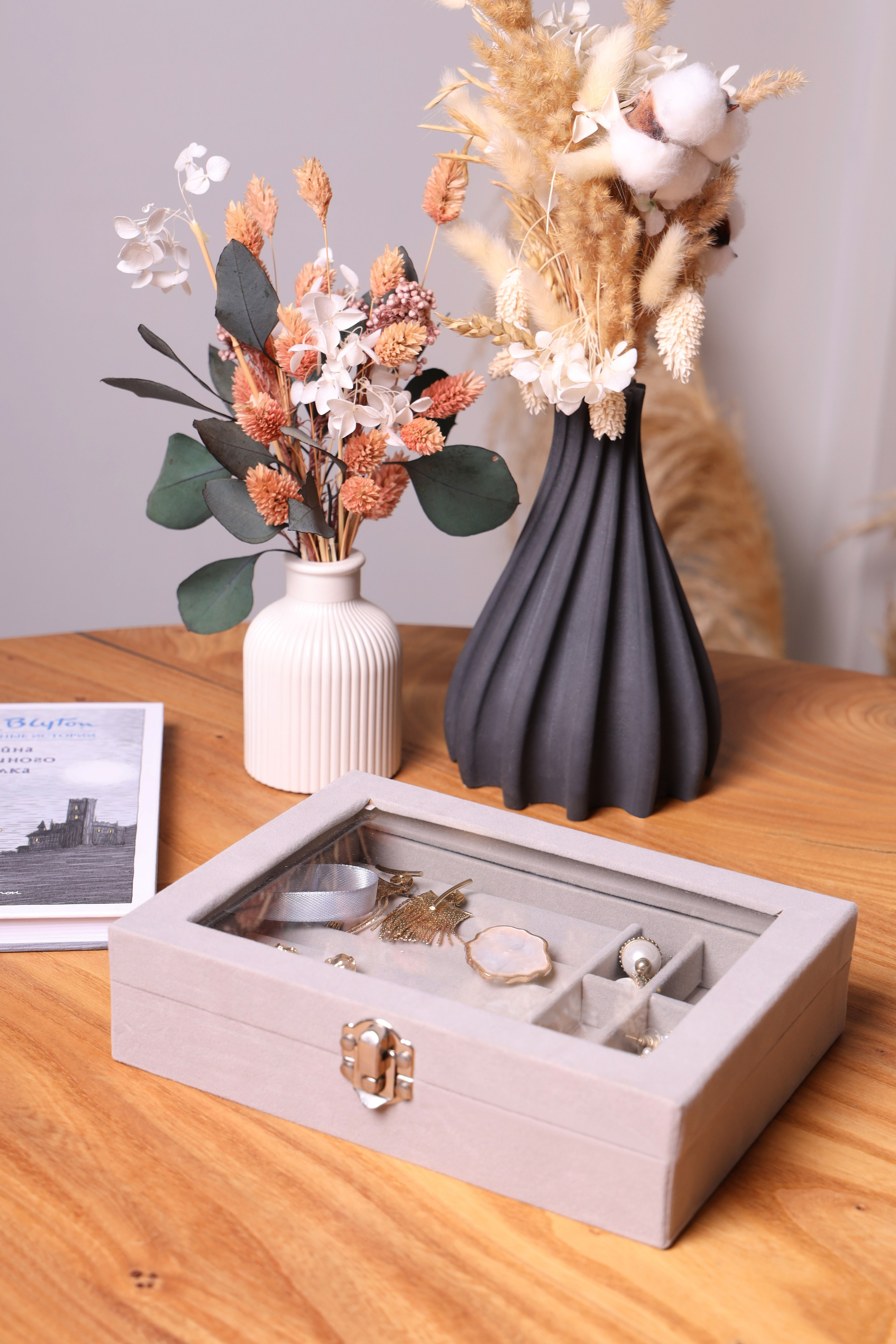 Эстетичная съемка в интерьере для передачи характера и стиля товара в окружающей обстановке