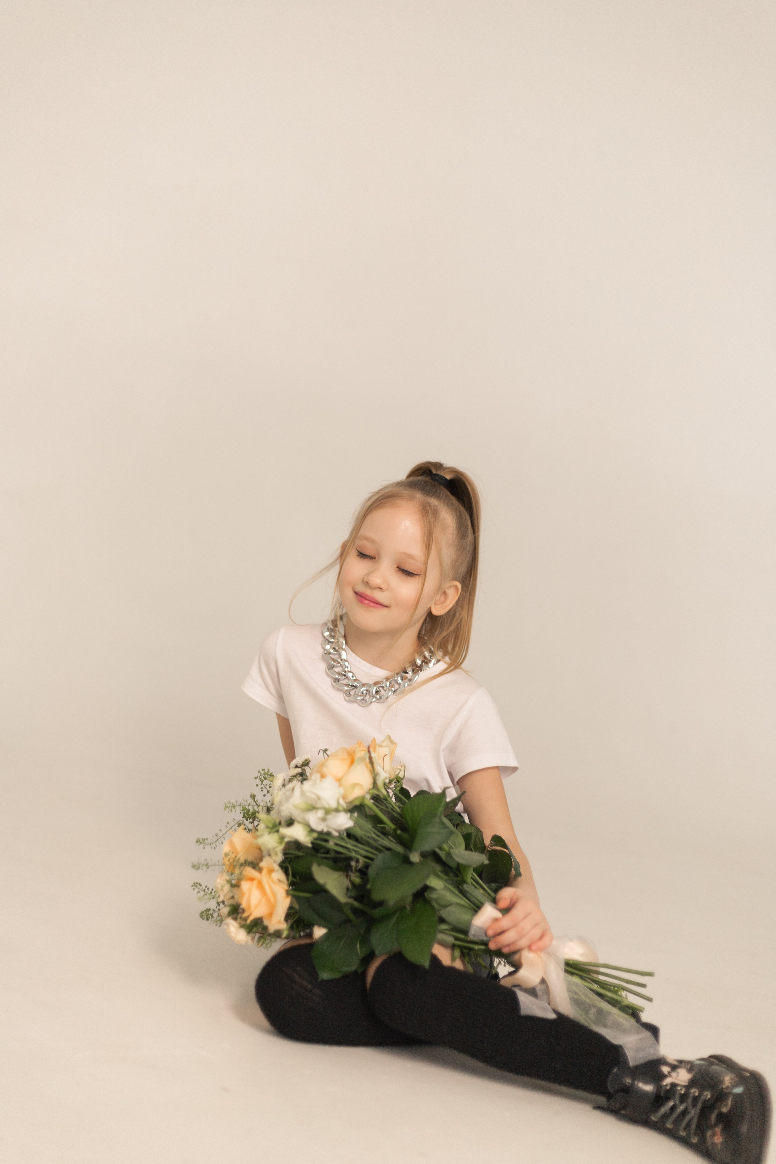 Модель для предметной съемки Ева Д. Н.Н.| Sale Easy