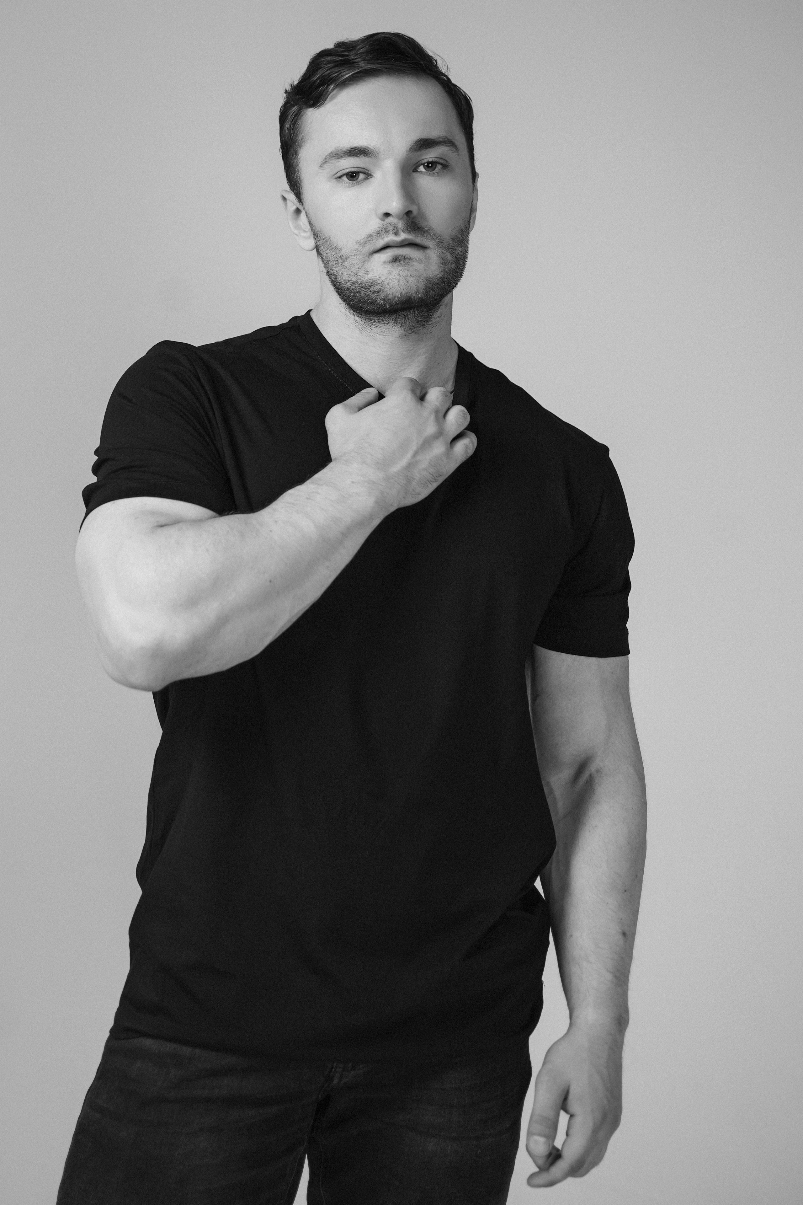 Модель для предметной съемки Роман А. Москва | Sale Easy