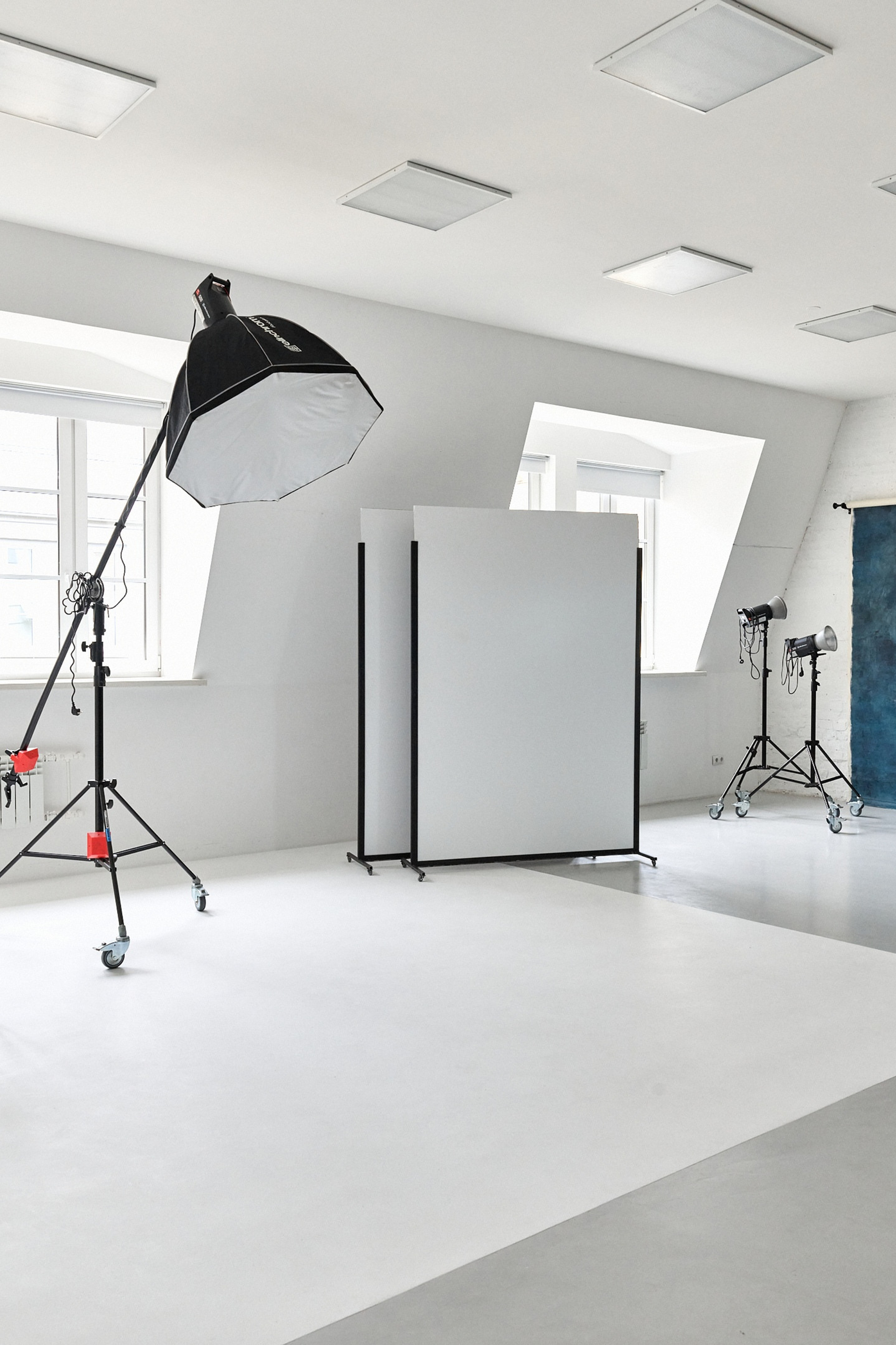 Студия STATE — зал LITE для предм. съемки С.-Пб|Sale Easy