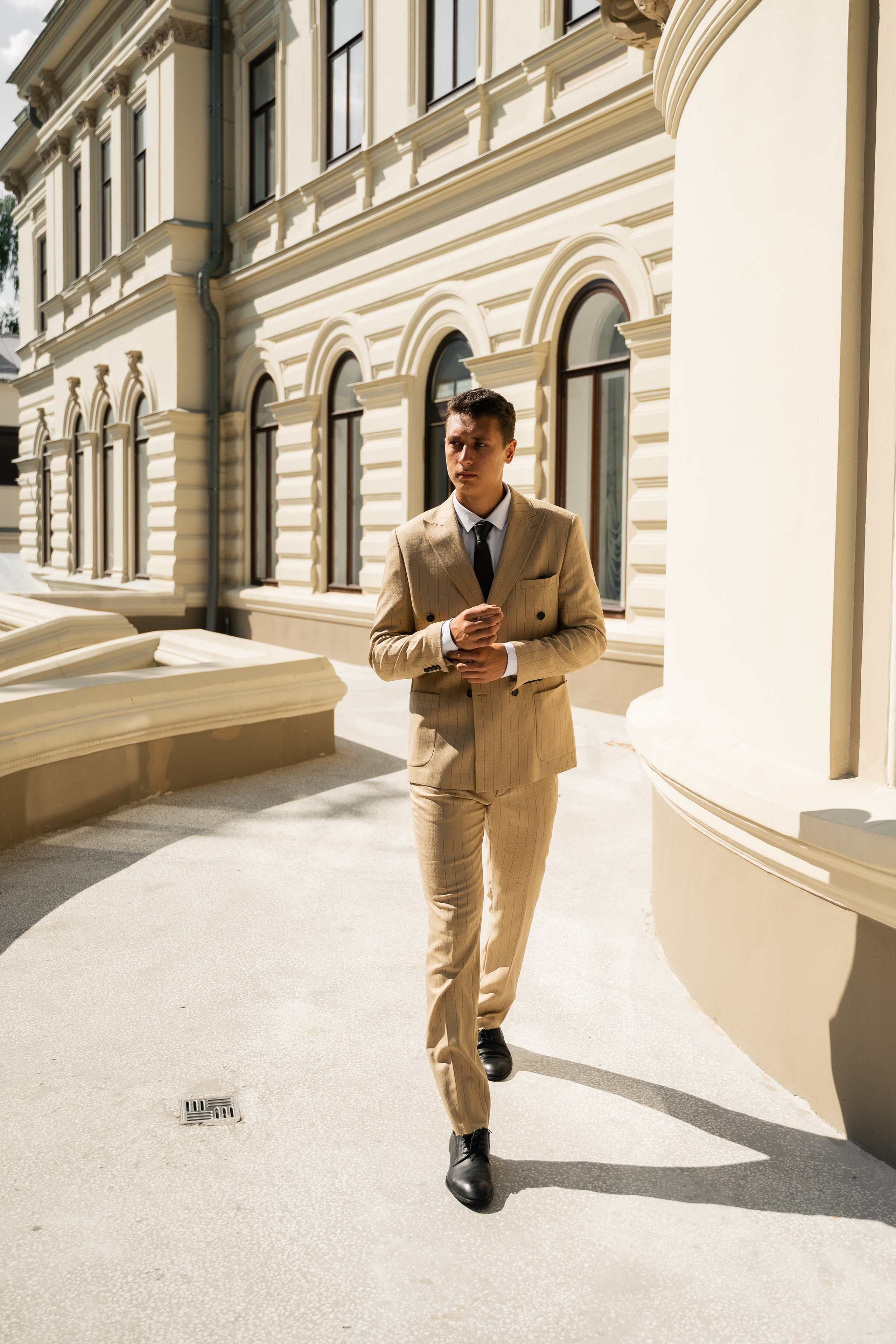 Модель для предметной съемки Эмиль А Казань| Sale Easy