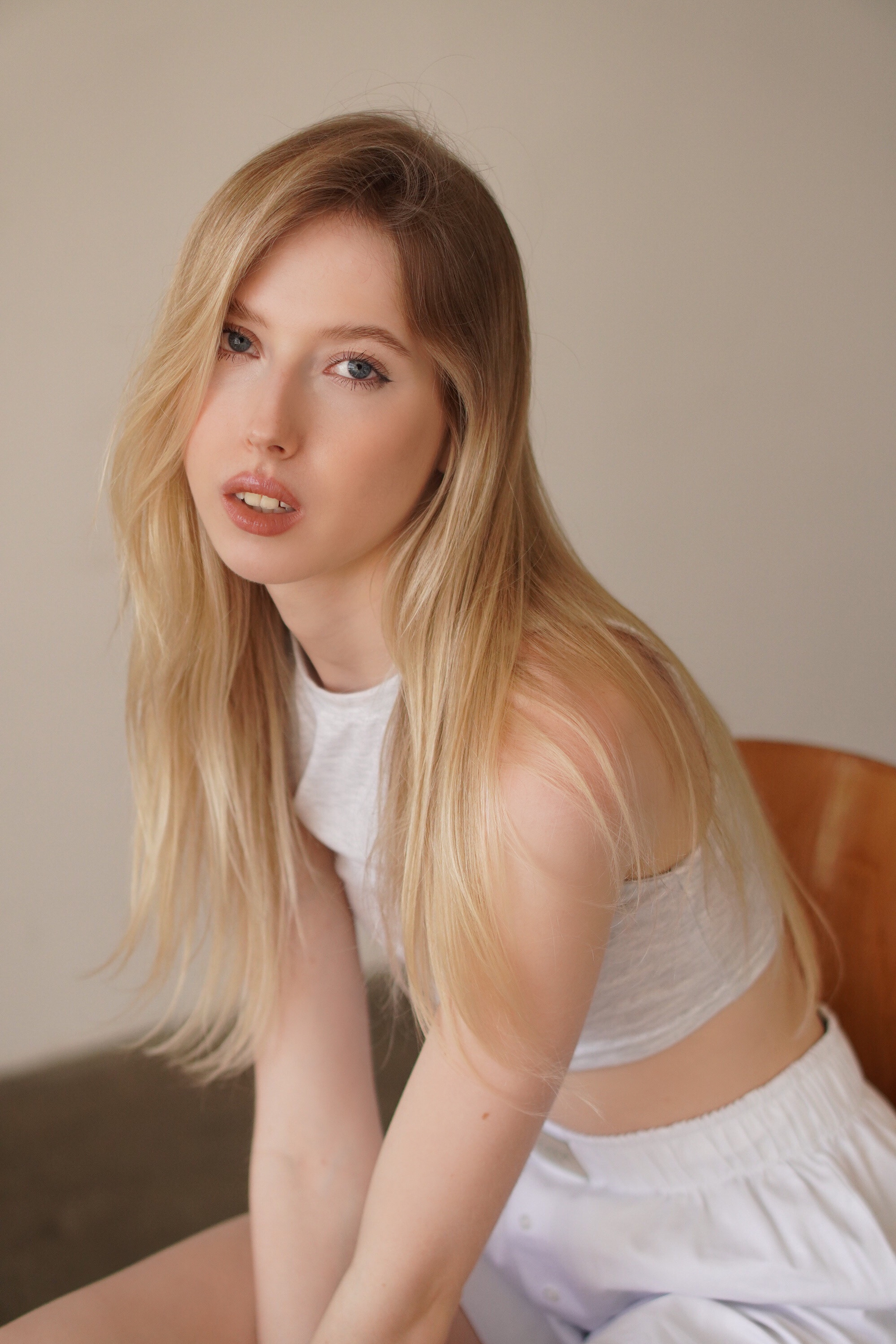 Модель для предметной съемки Алина АА Москва| Sale Easy