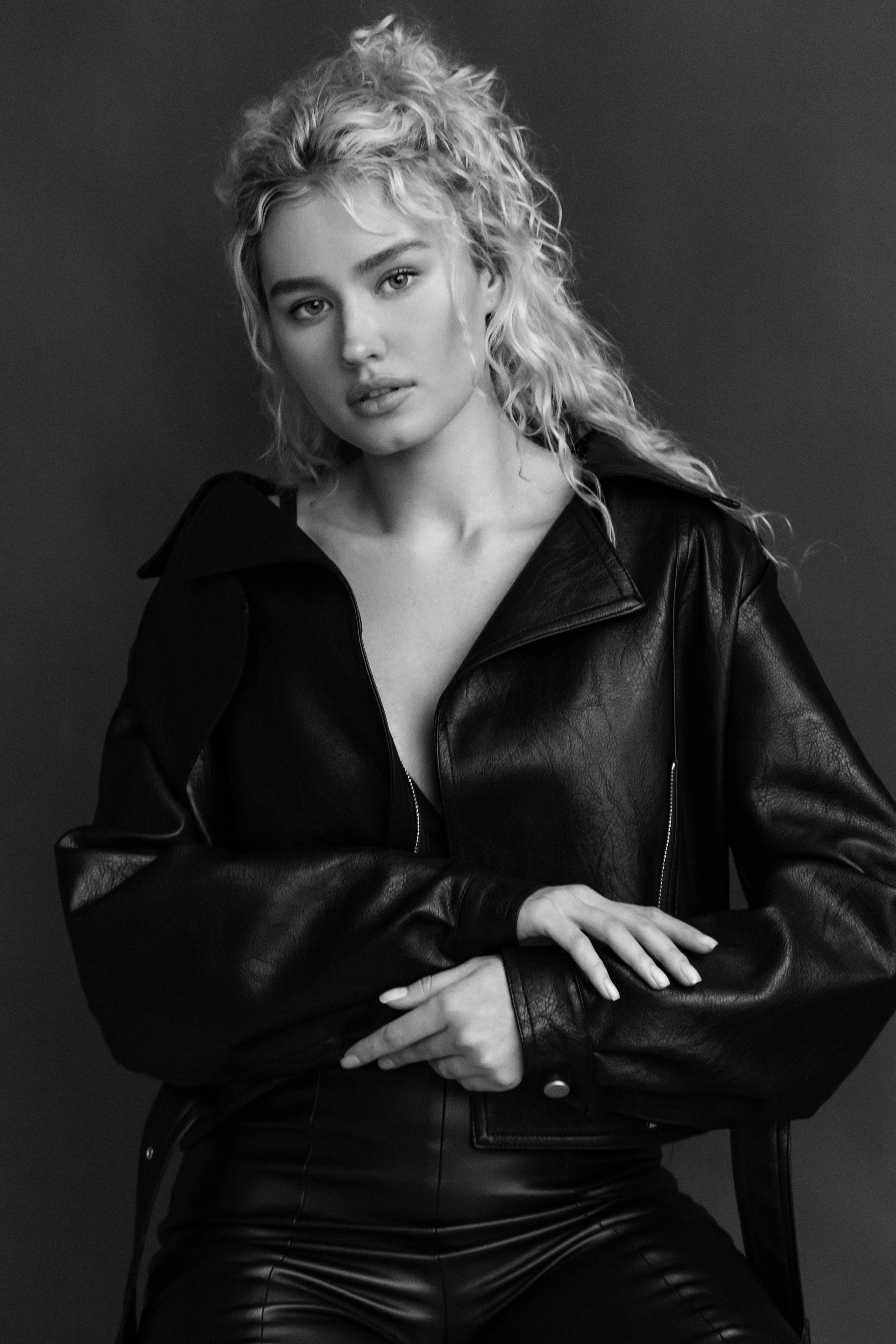 Модель для предметной съемки Алина У. С.-Пб| Sale Easy