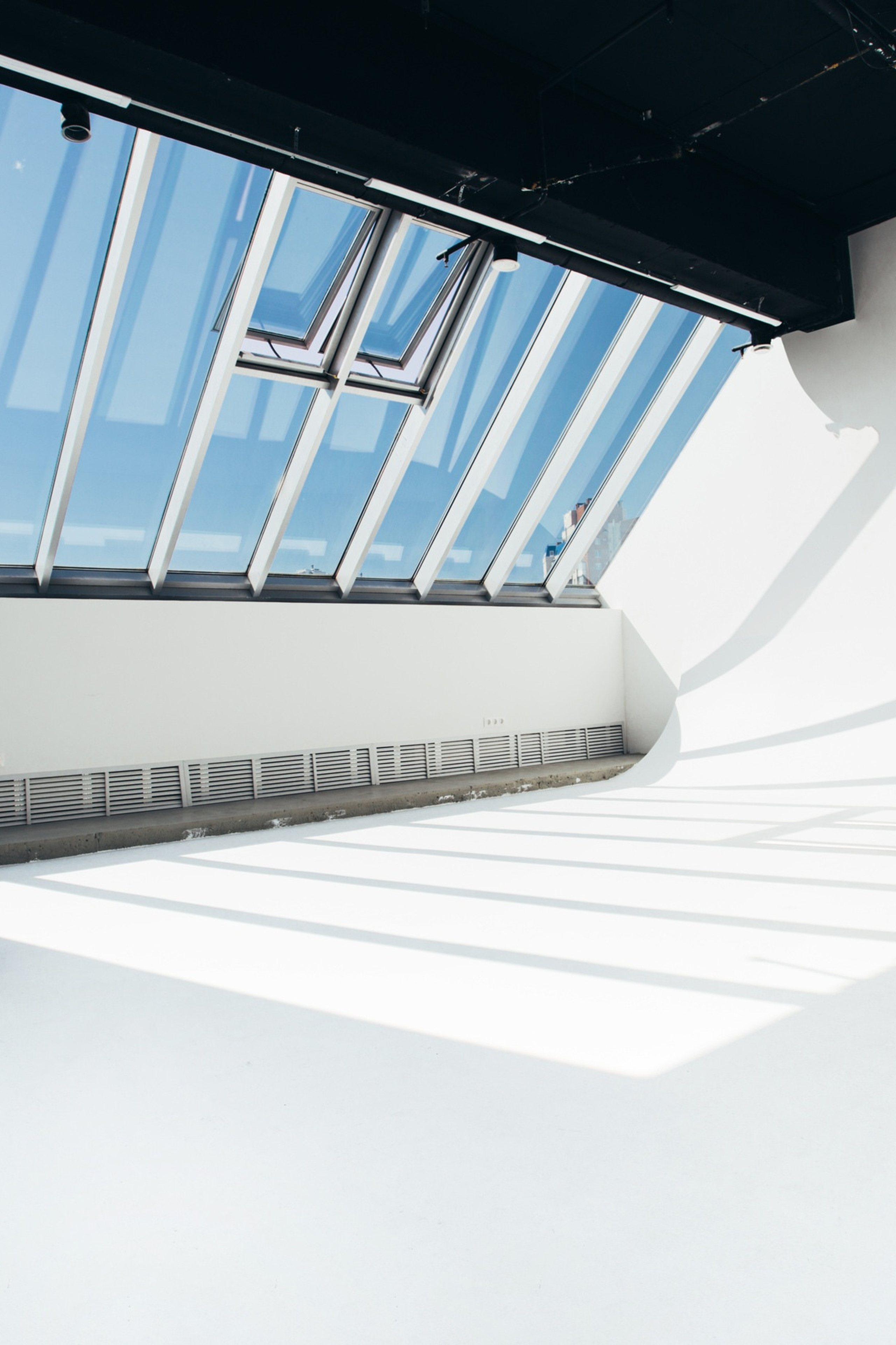 Soulmate Place — зал Угловая циклорама Sky С.-Пб|Sale Easy