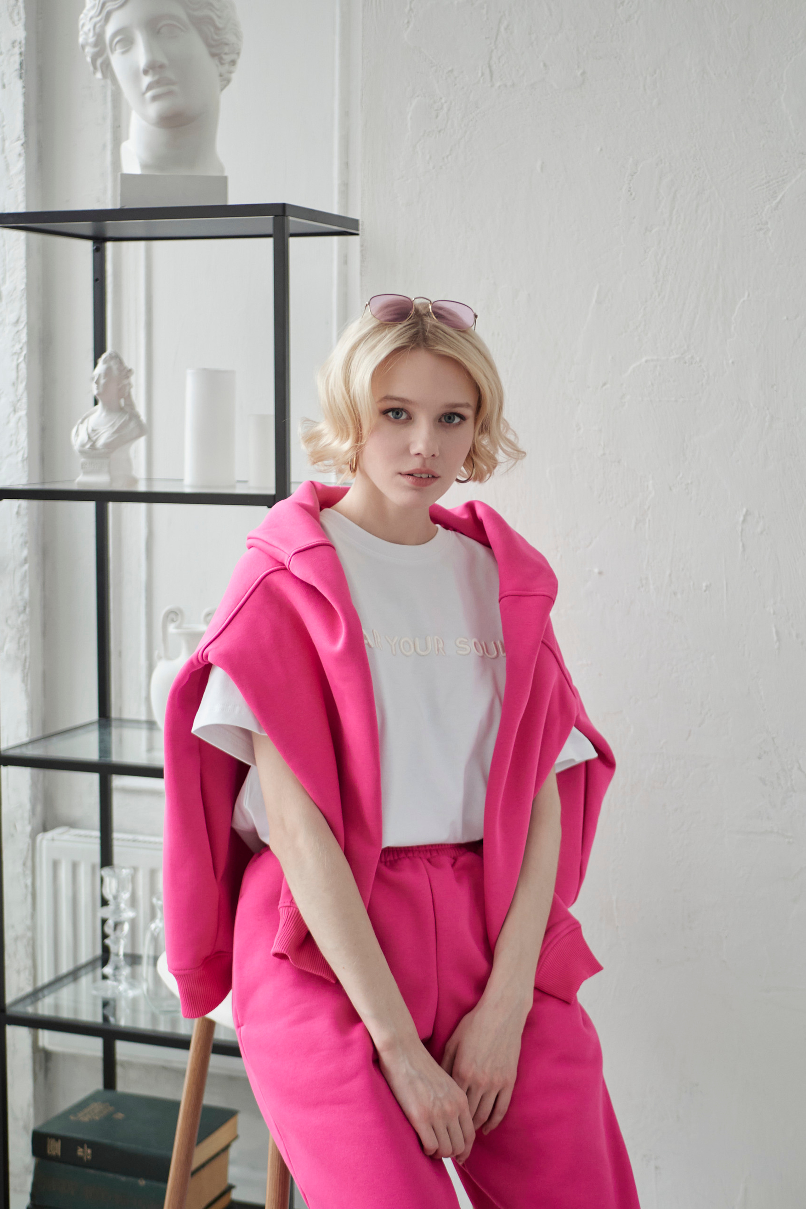 Модель для предметной съемки Александра А Москва| Sale Easy