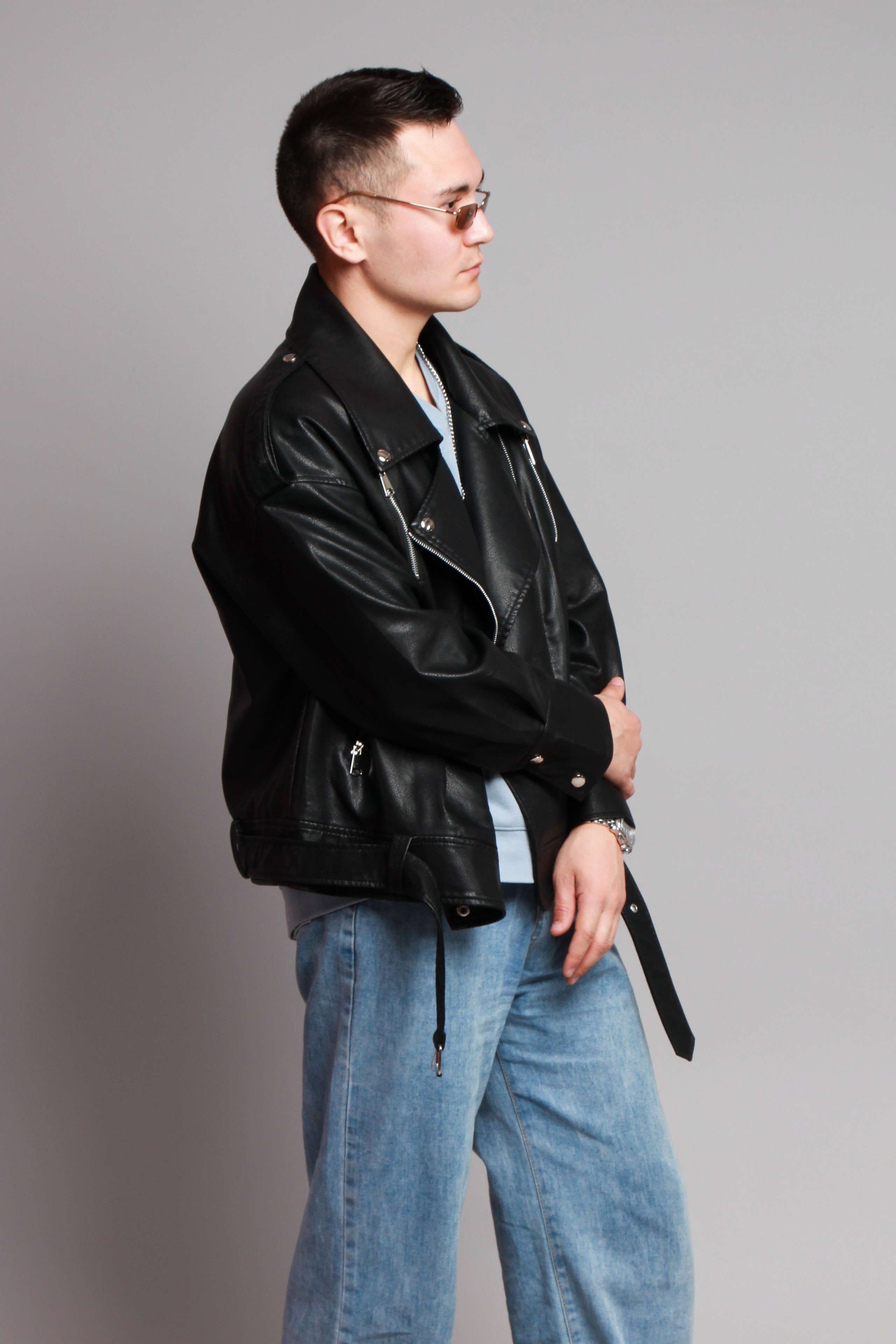 Модель для предметной съемки Айдар Новосибирск| Sale Easy