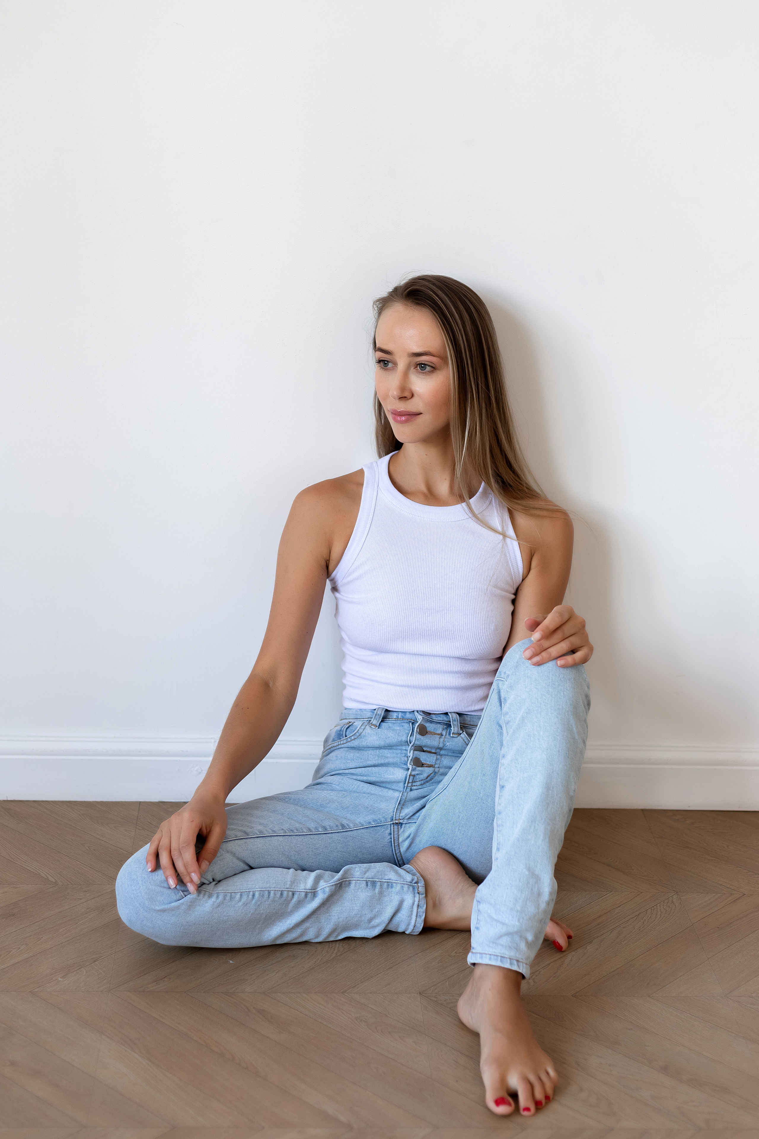 Модель для предметной съемки Евгения В. Москва| Sale Easy