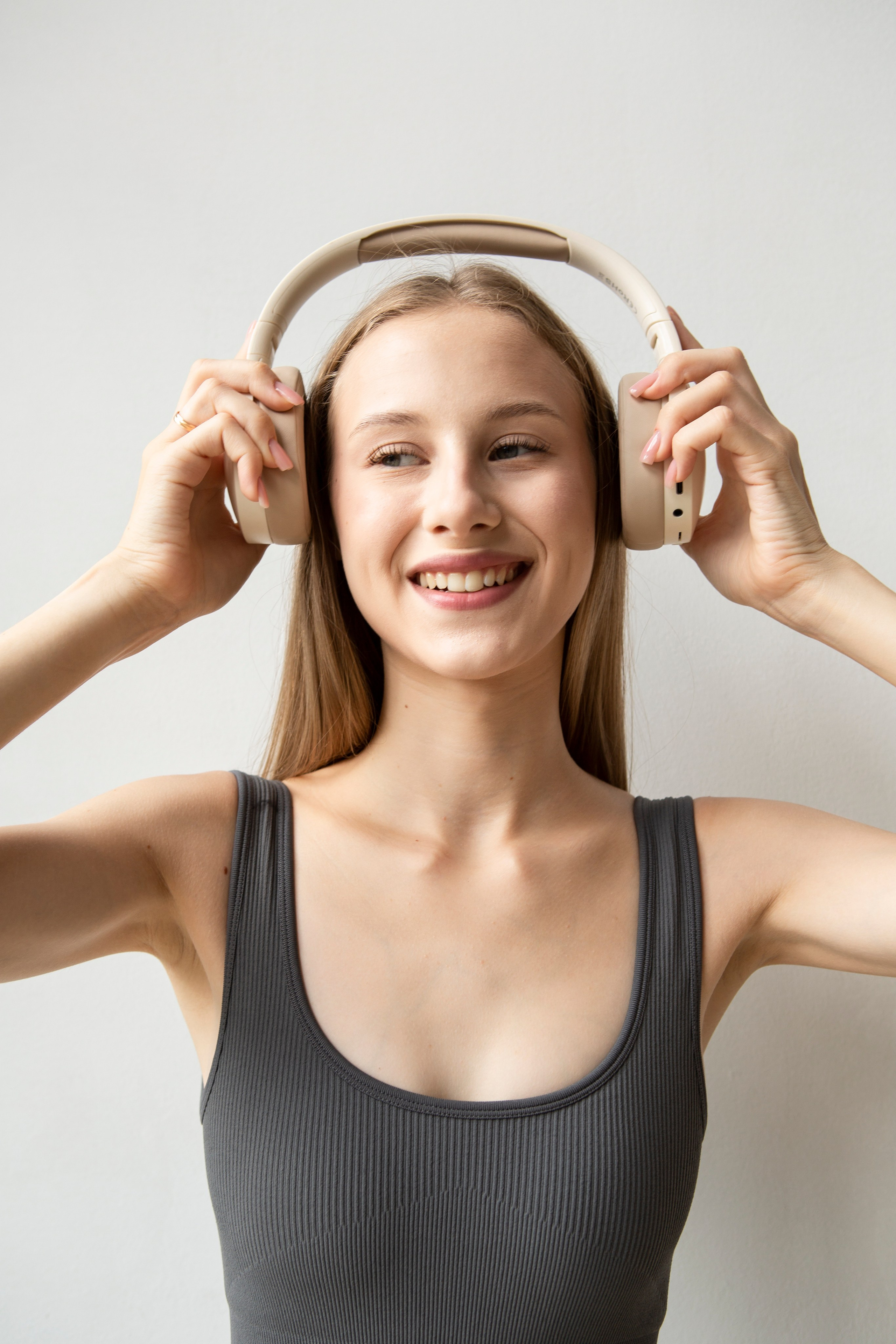 Модель для предметной съемки Алиса Б Новосибирск|Sale Easy