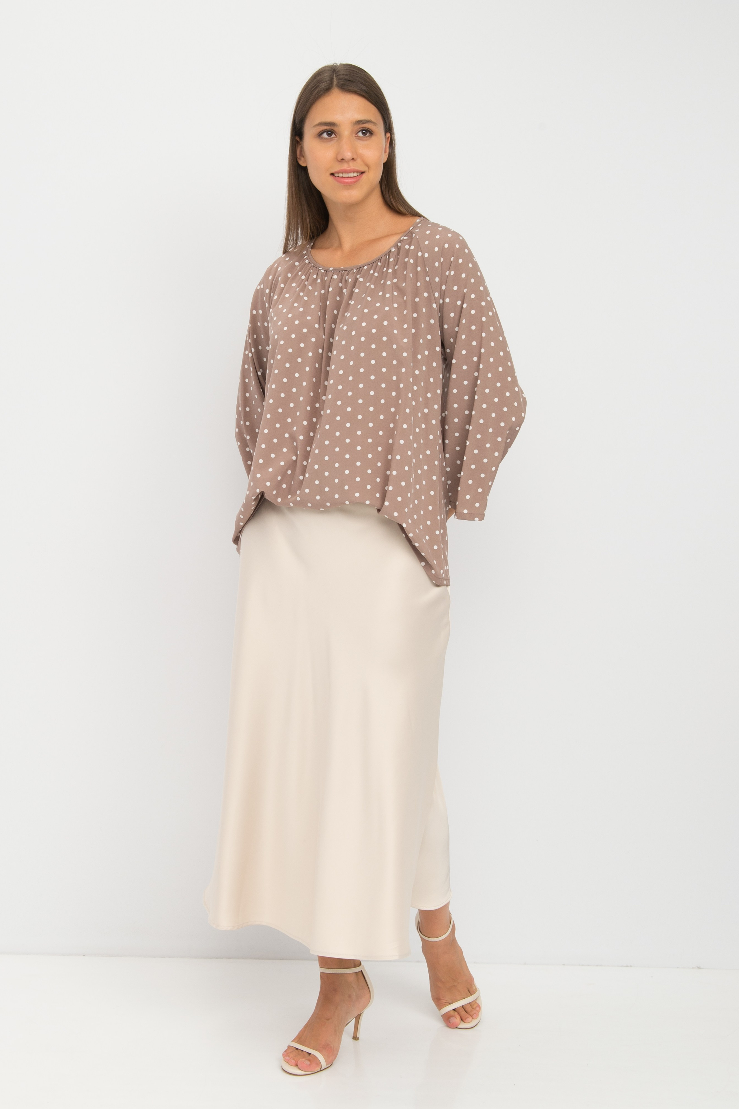 Модель plus size для предметной съемки Полина Н. Москва | Sale Easy