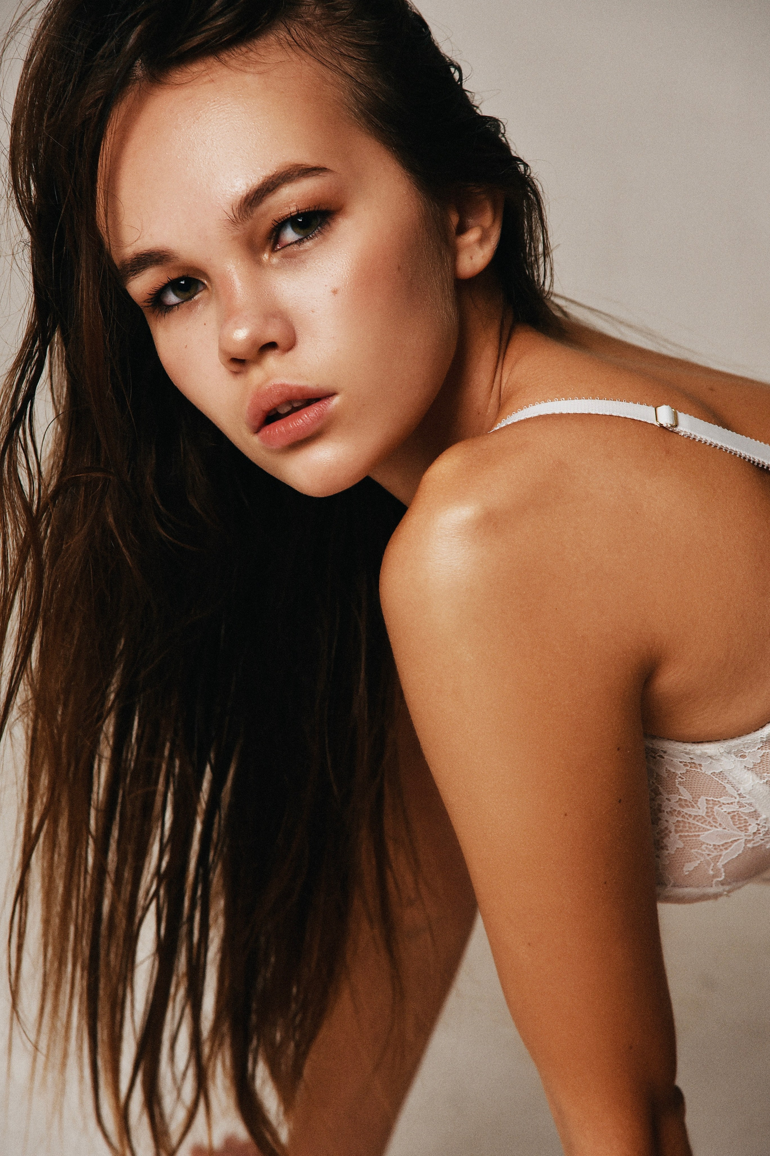 Модель для предметной съемки Виолетта С.-Пб| Sale Easy