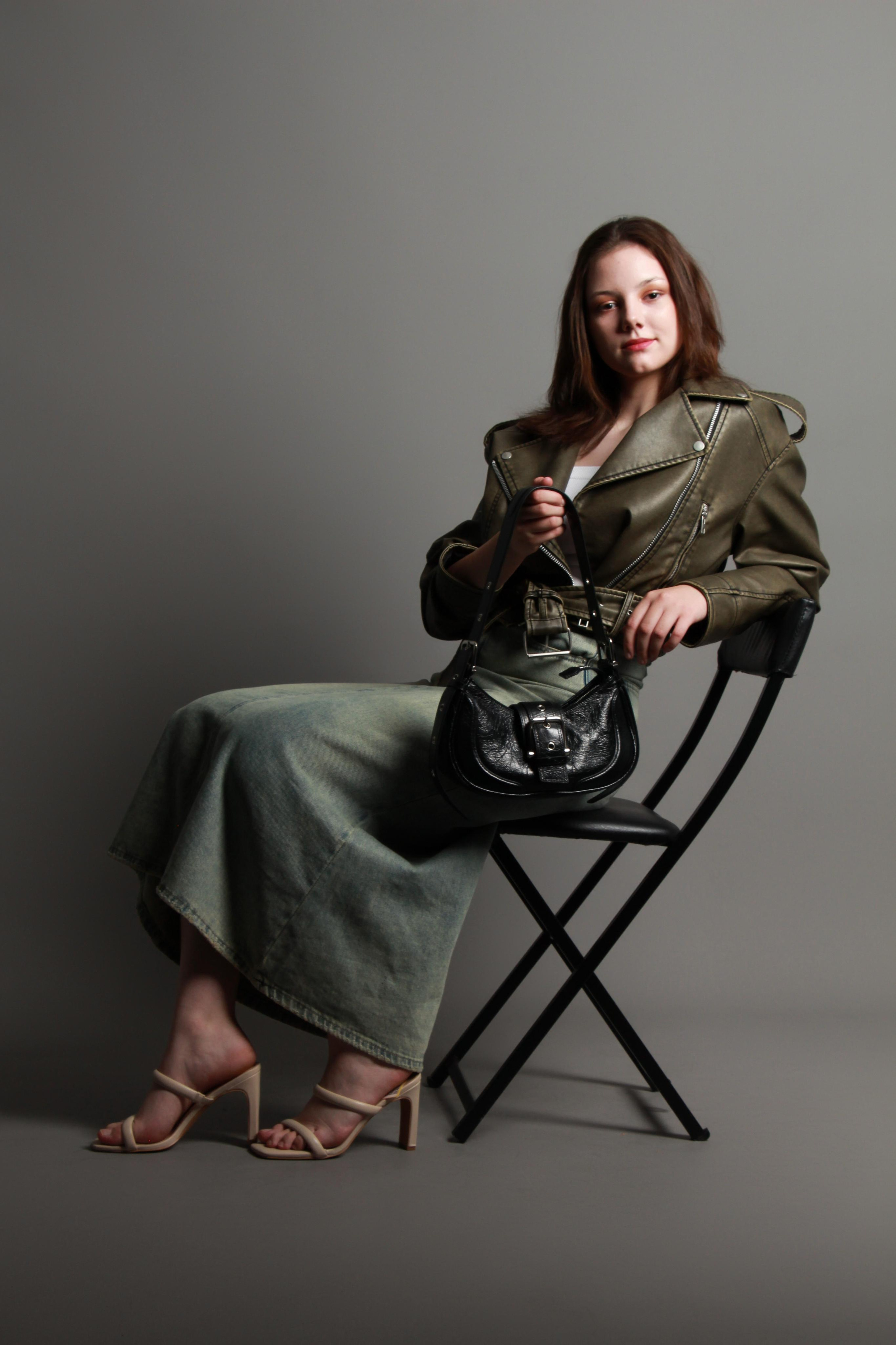 Модель для предметной съемки Виктория З Новосибирск| Sale Easy