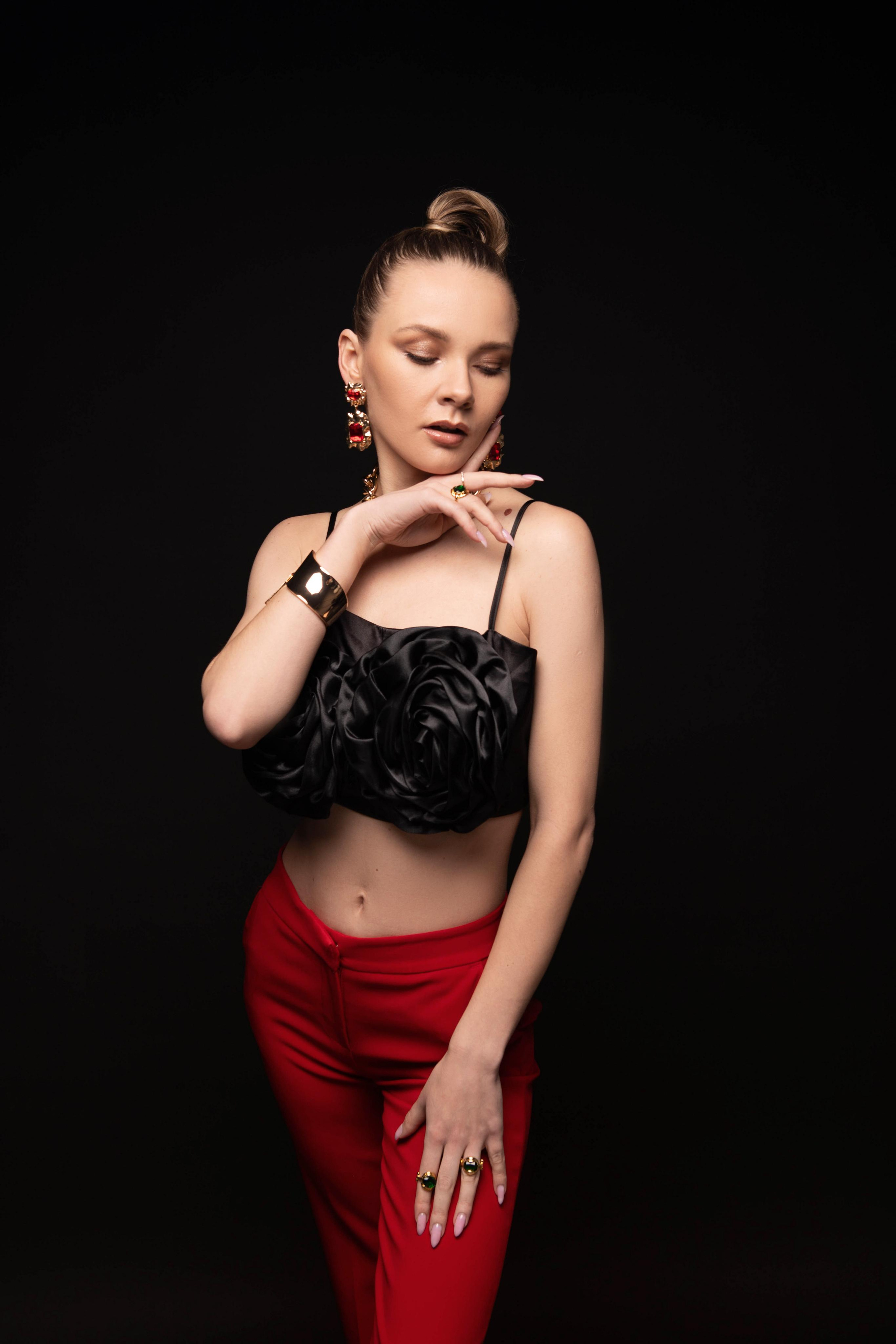 Модель для предметной съемки Карина А. Москва| Sale Easy