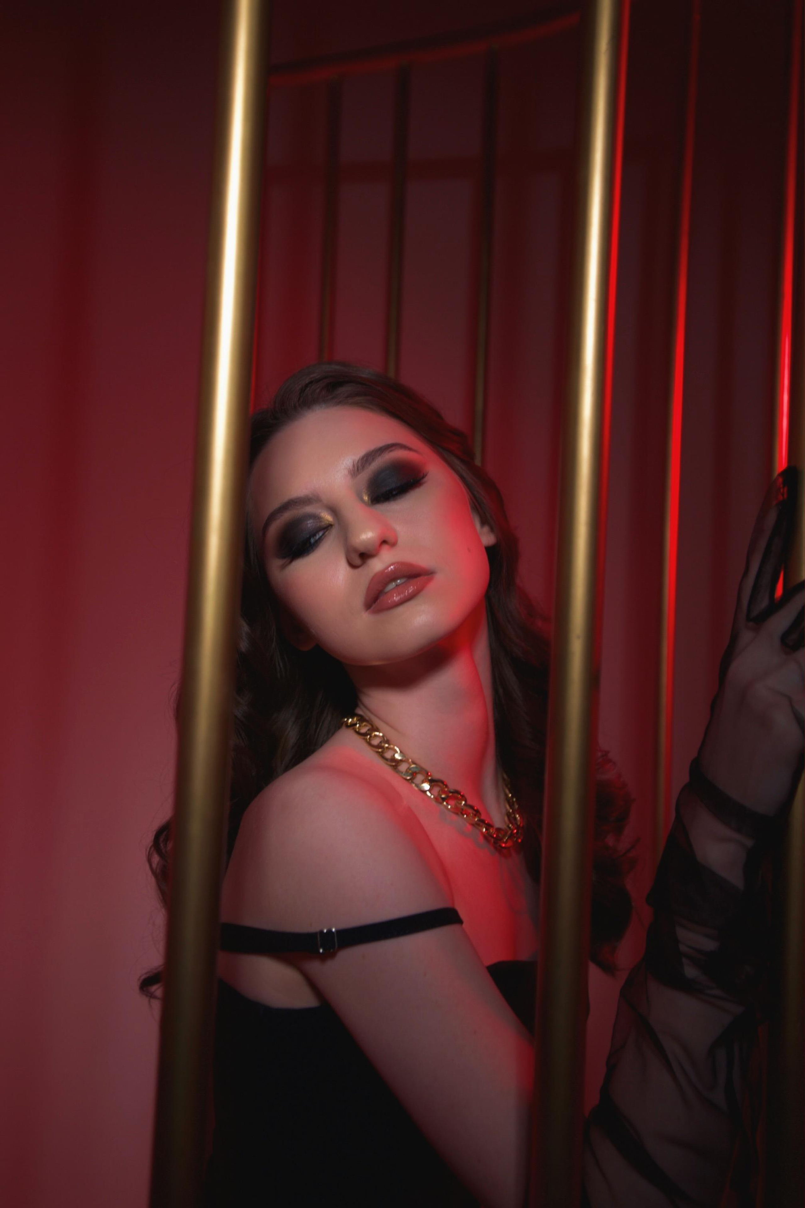 Модель для предметной съемки Варвара Москва| Sale Easy