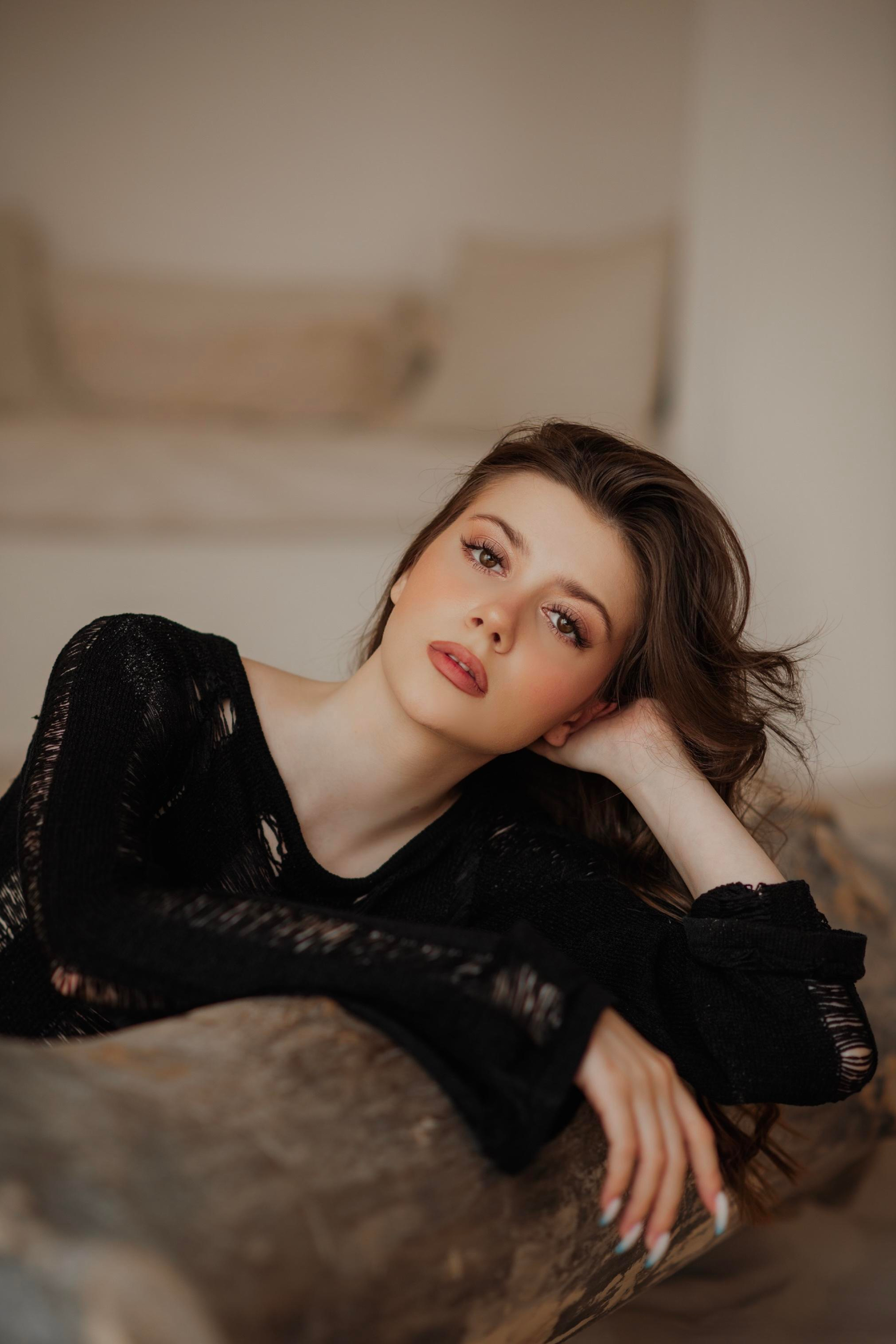 Модель для предметной съемки Кристина К. С-Петербург | Sale Easy