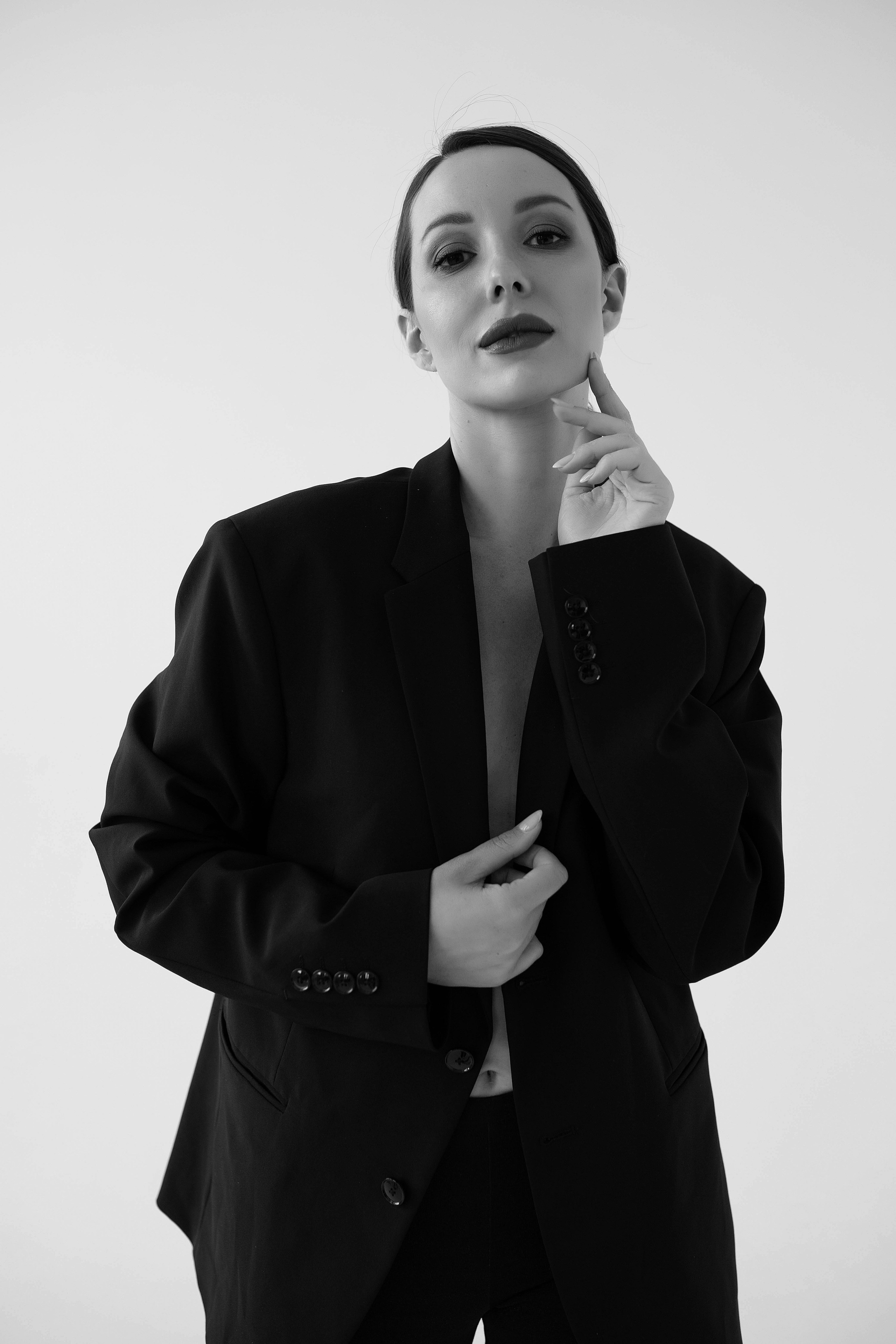 Модель для предметной съемки Юлия 9 Н.Новгород | Sale Easy