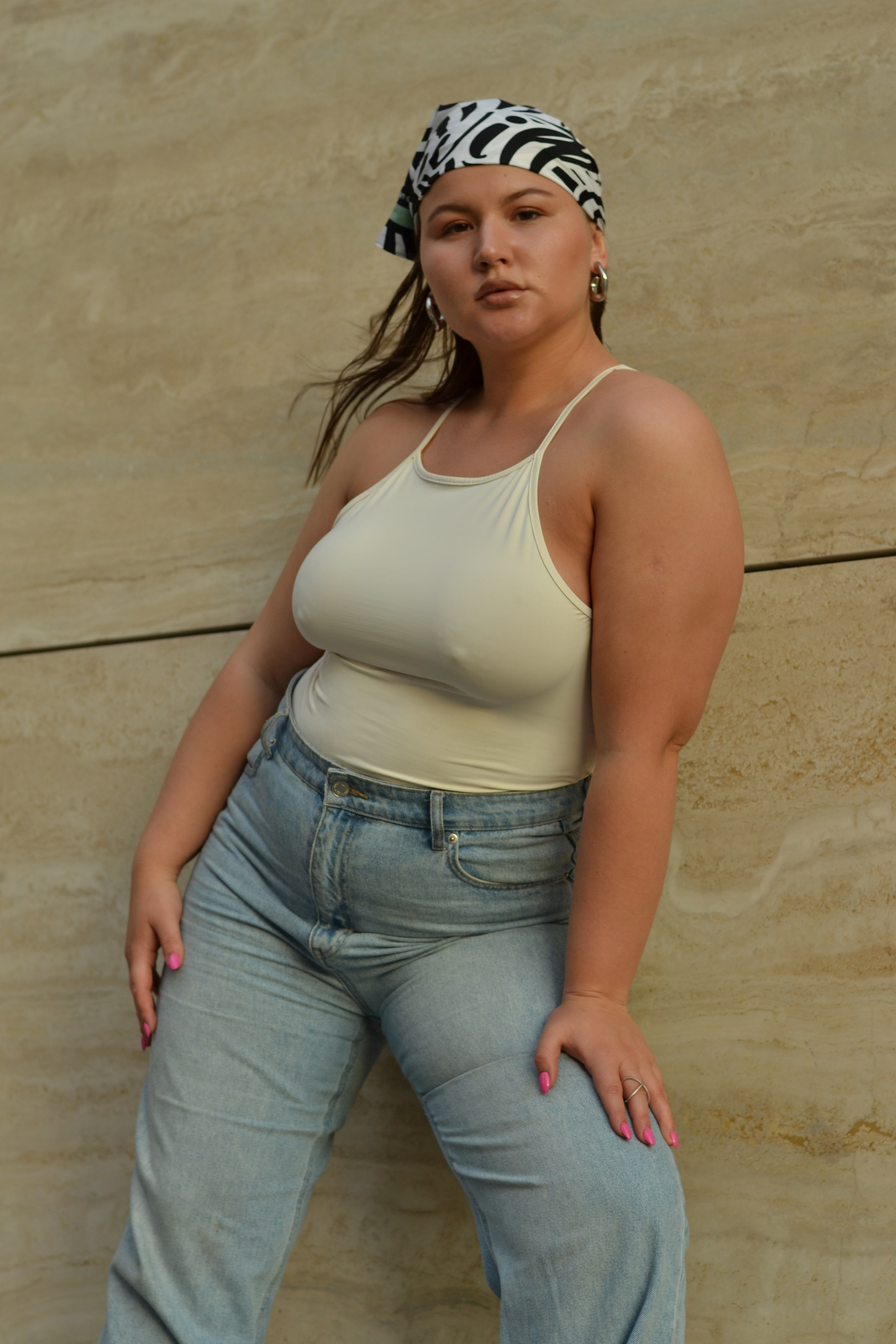 Модель plus size для предметной съемки Регина Б. Москва | Sale Easy