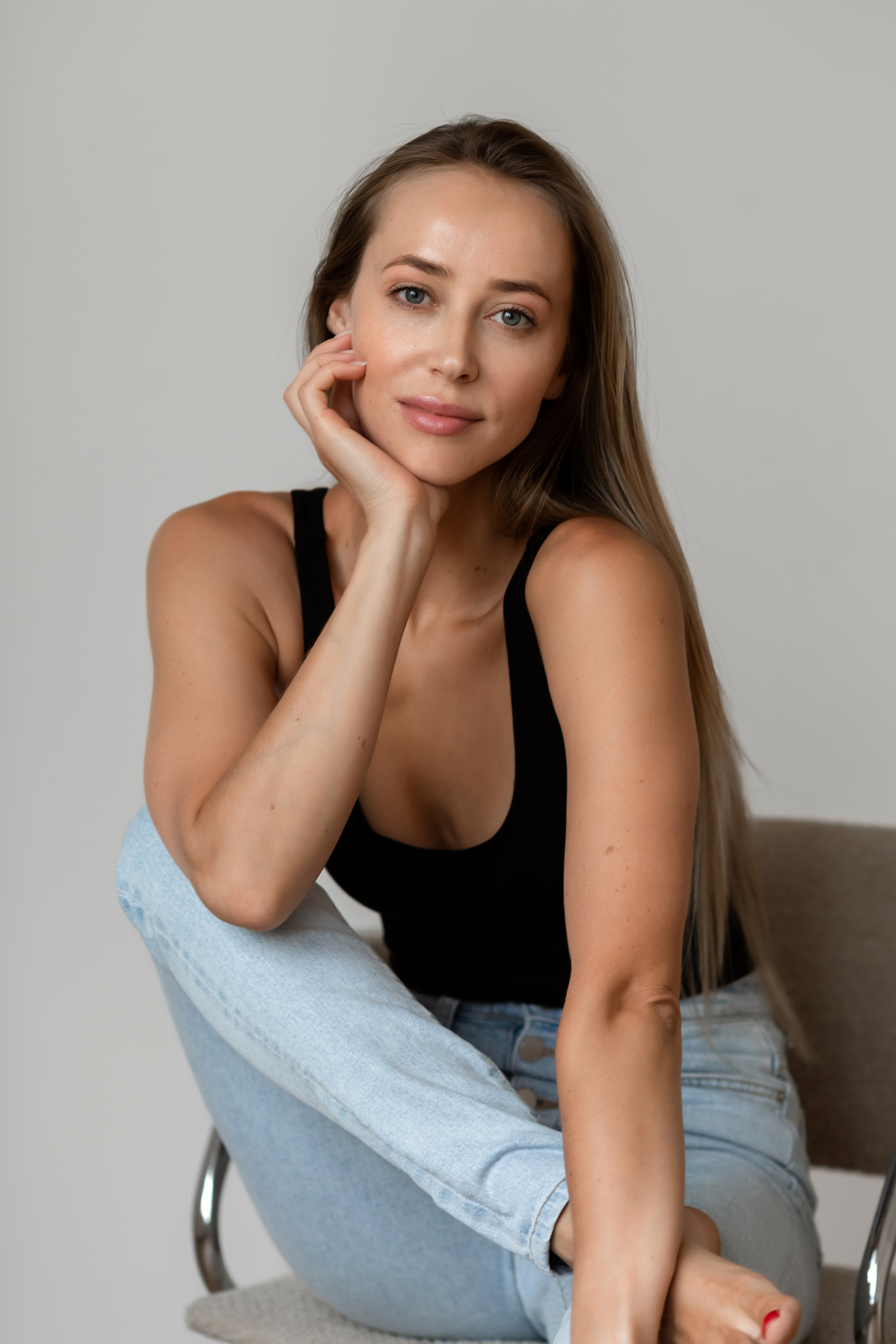 Модель для предметной съемки Евгения В. Москва| Sale Easy